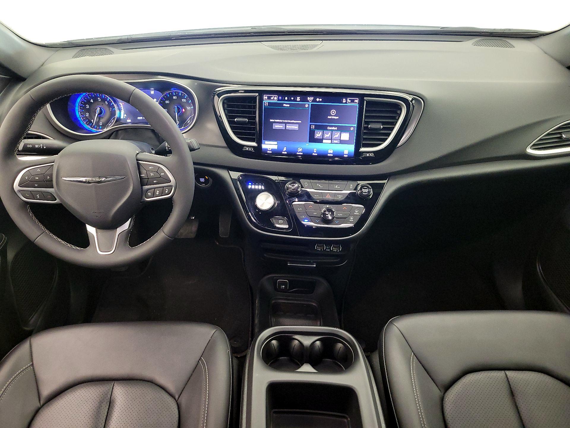 Thumbnail: 2025 Chrysler Pacifica - 9