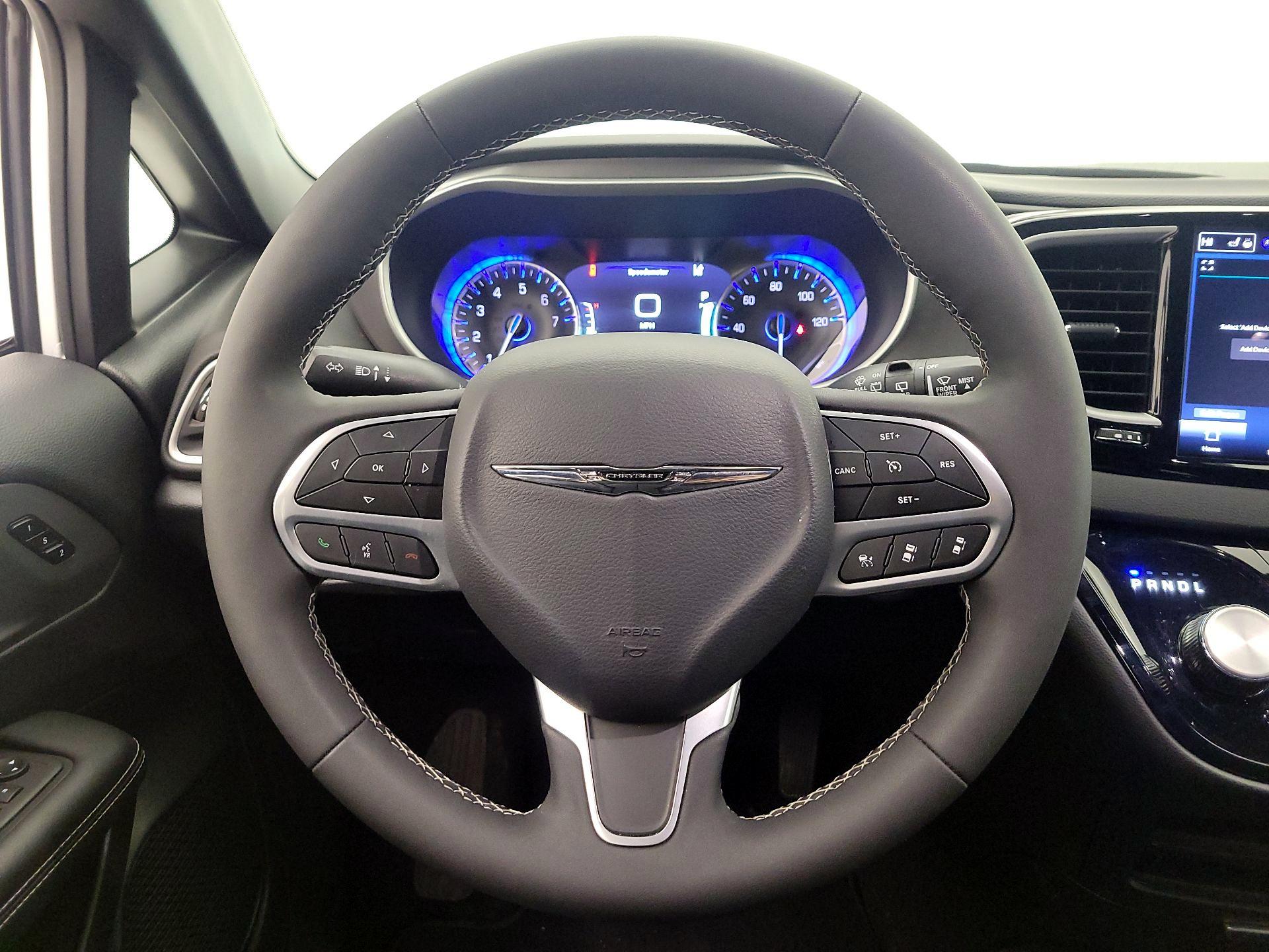 Thumbnail: 2025 Chrysler Pacifica - 10