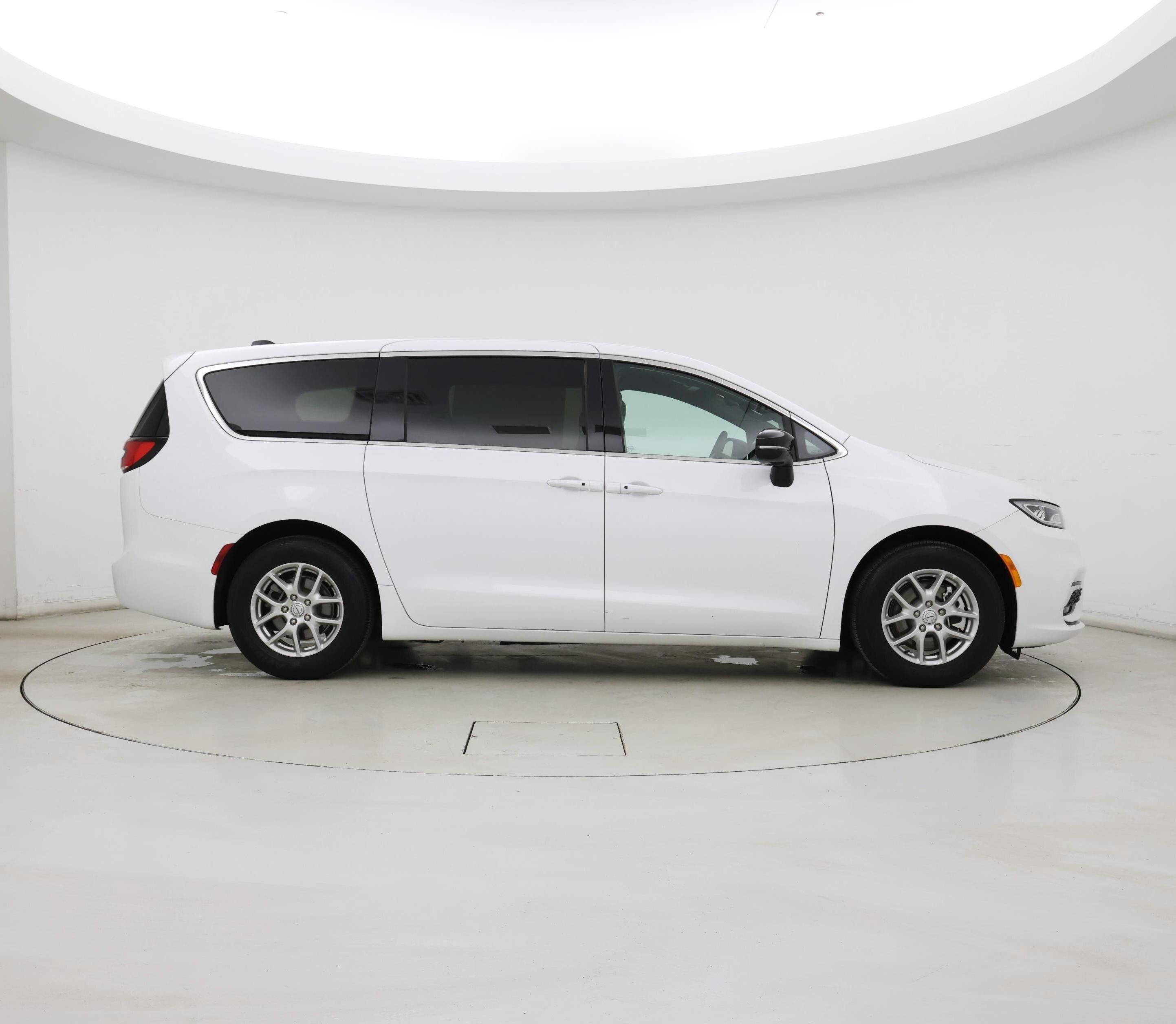 Thumbnail: 2025 Chrysler Pacifica - 7
