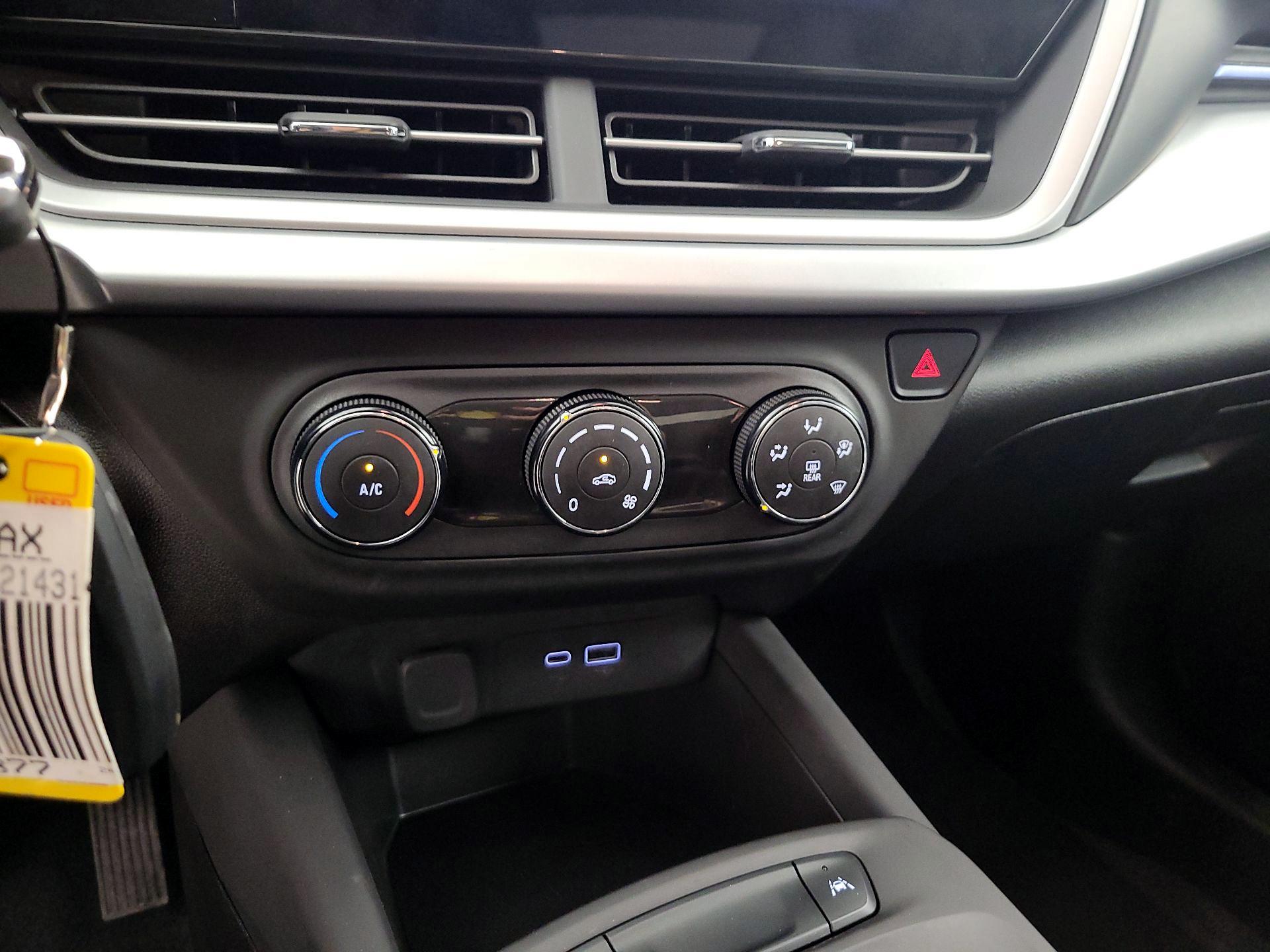 Thumbnail: 2024 Chevrolet Trax - 17