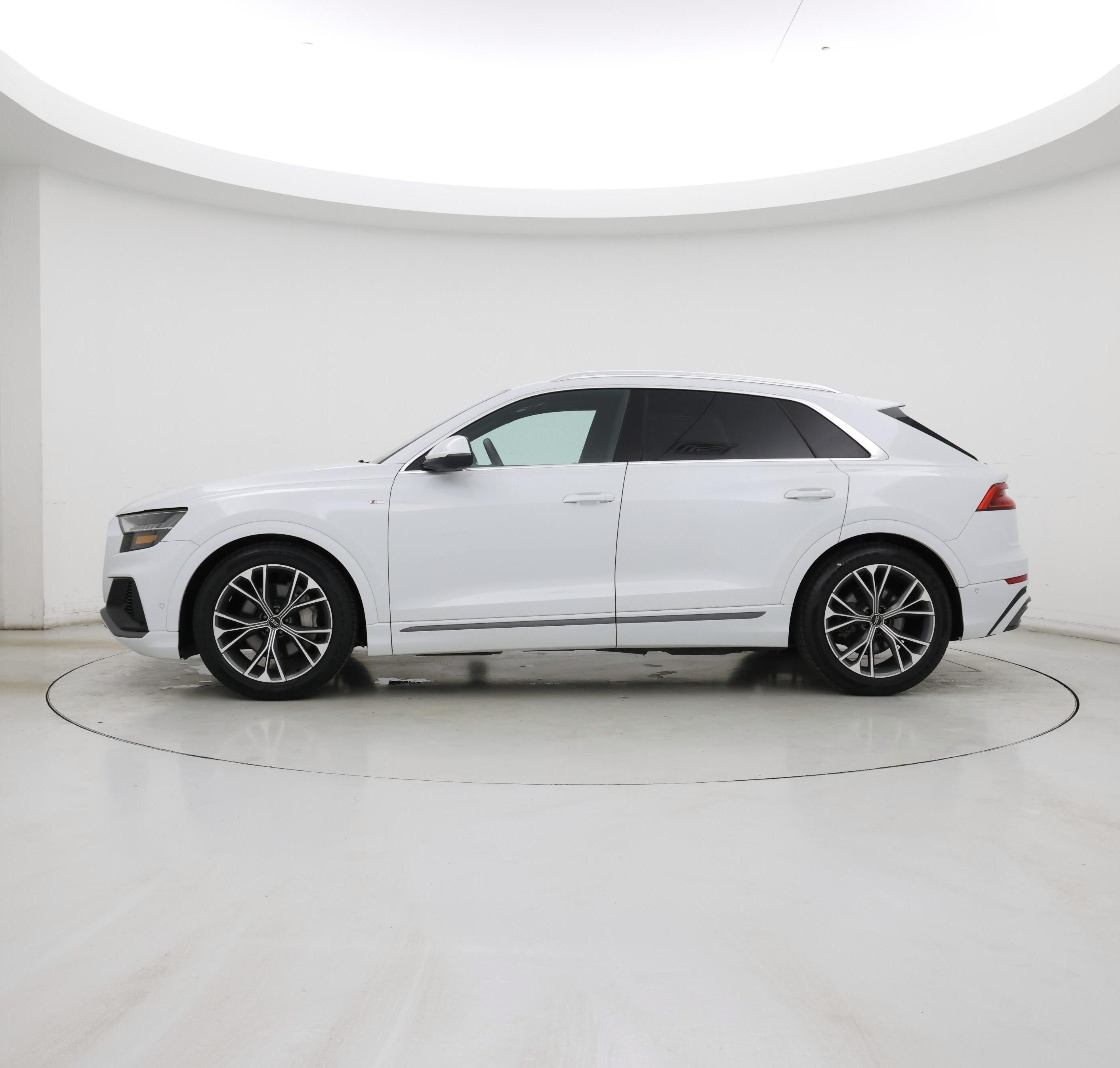 Thumbnail: 2021 Audi Q8 - 3