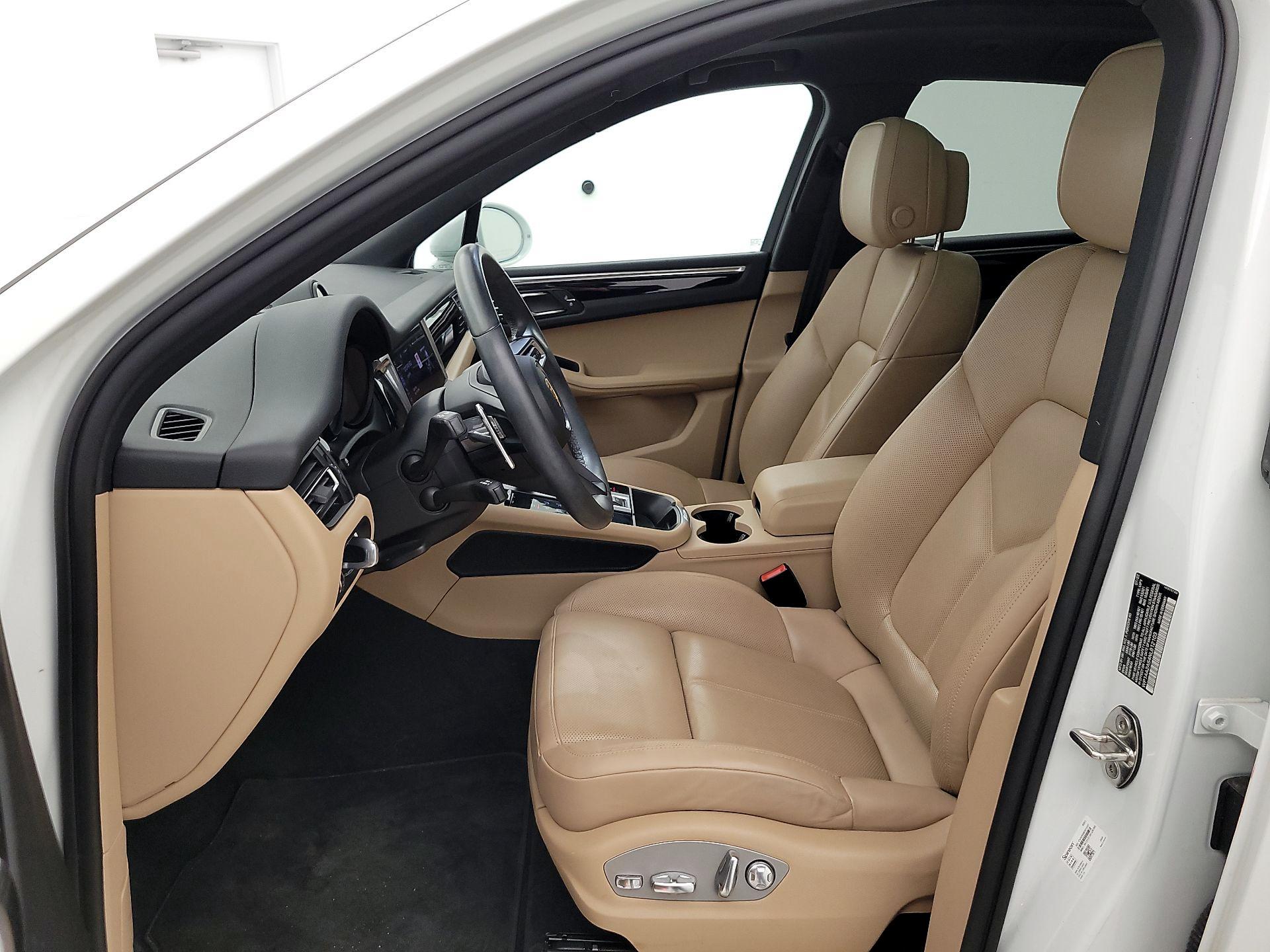 Thumbnail: 2022 Porsche Macan - 11