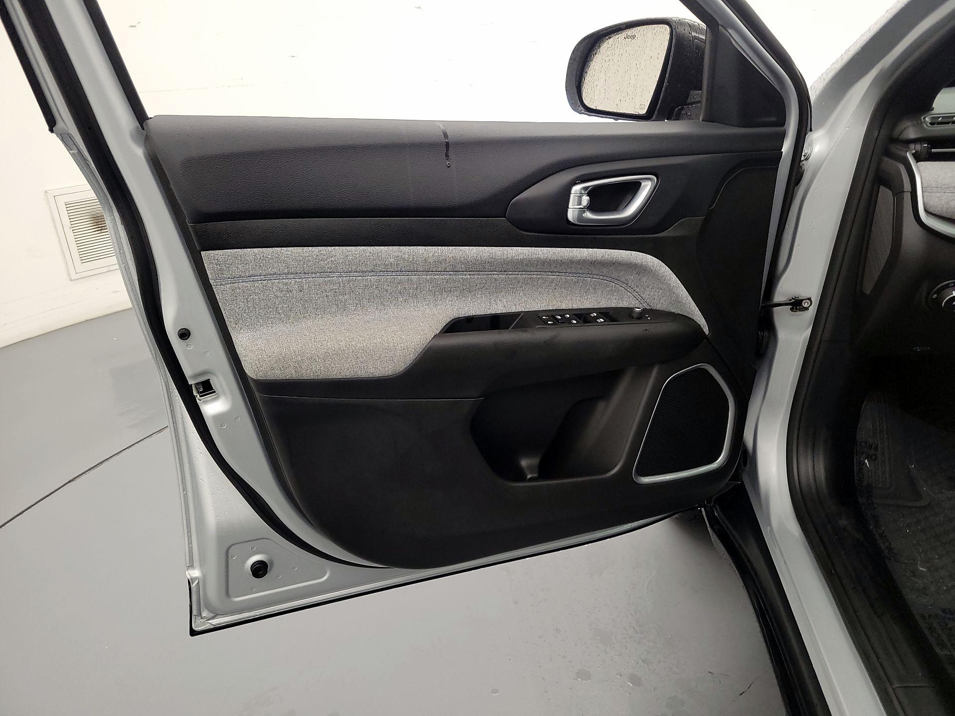 Thumbnail: 2024 Jeep Compass - 12