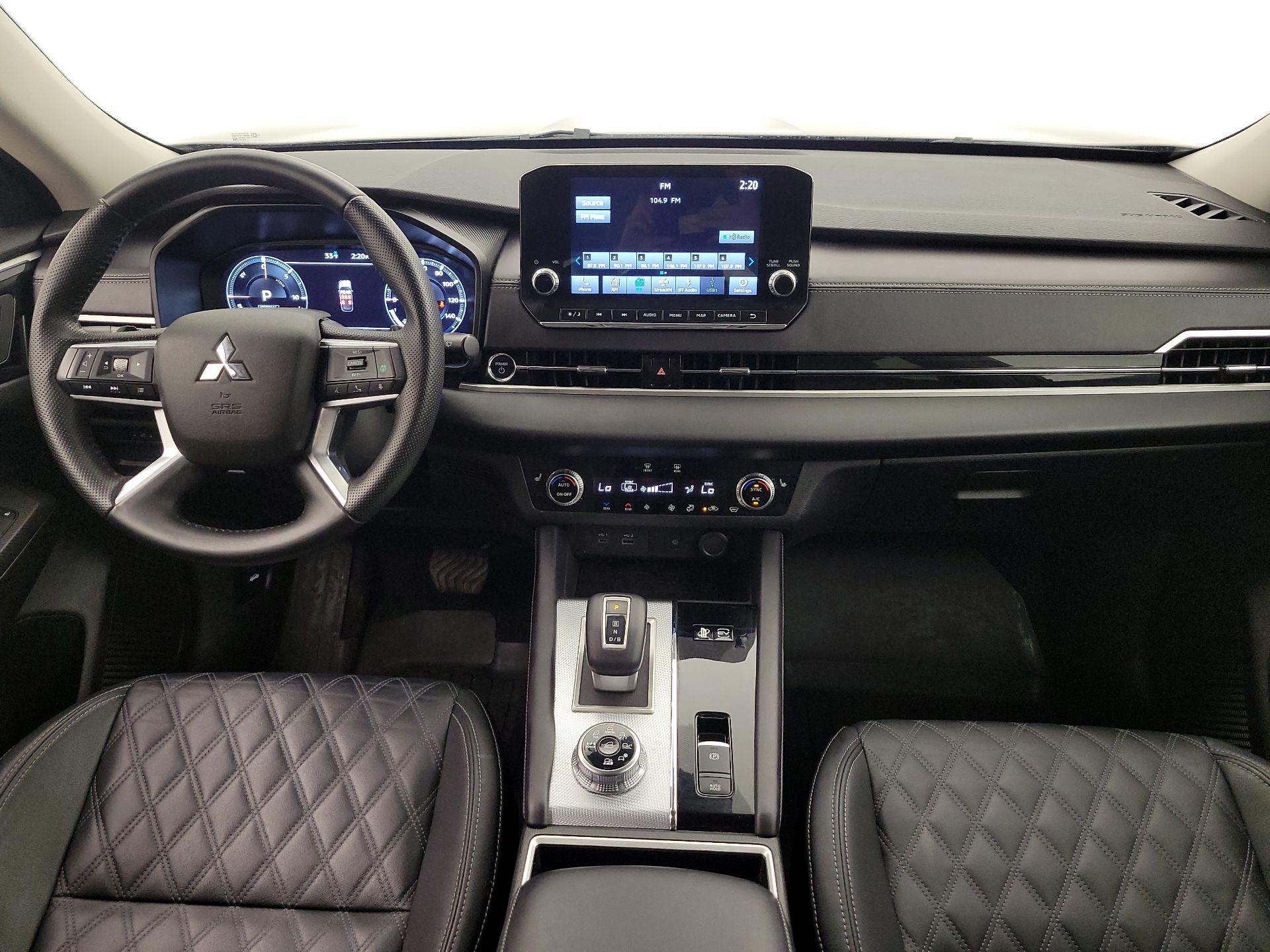 Thumbnail: 2023 Mitsubishi Outlander - 9
