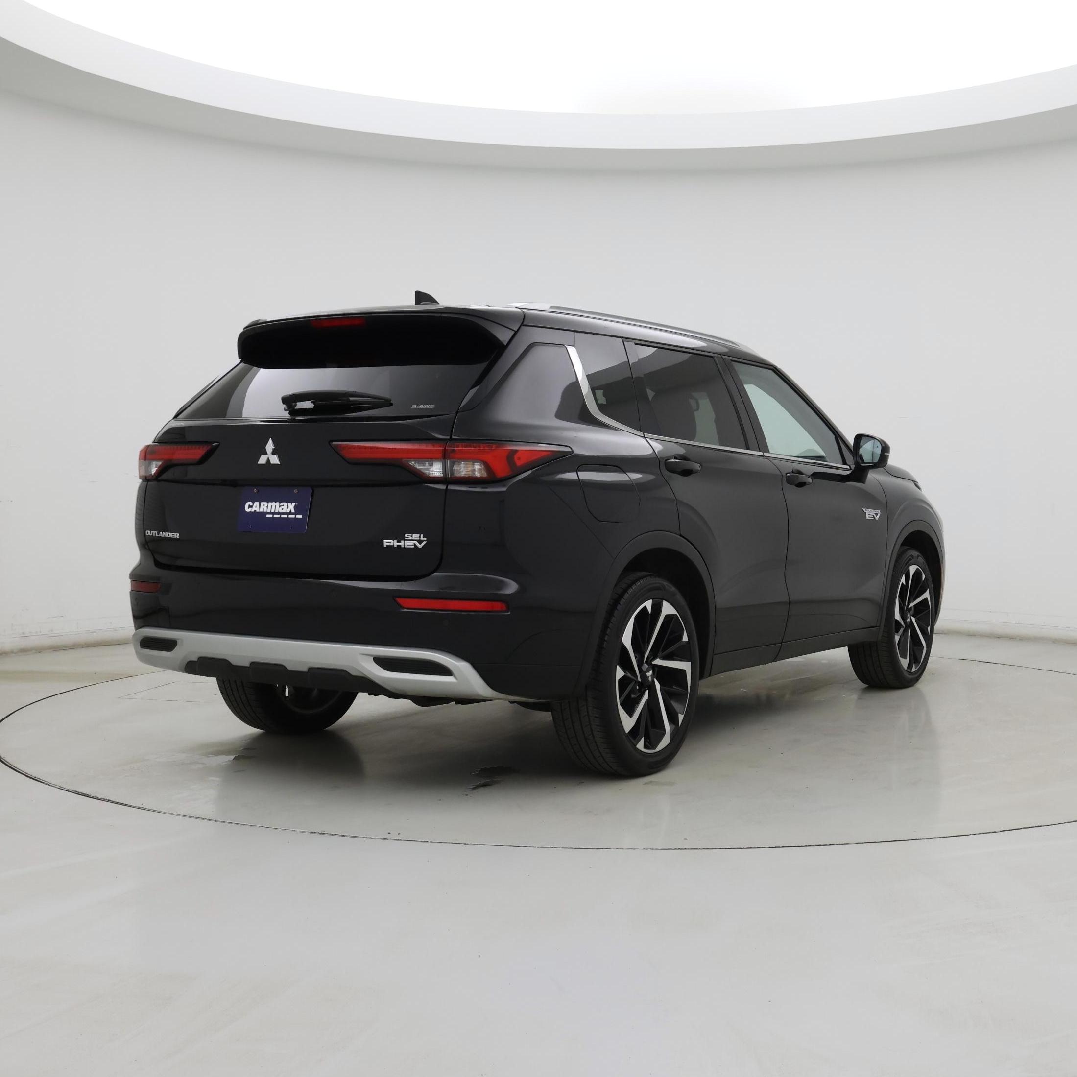 Thumbnail: 2023 Mitsubishi Outlander - 8
