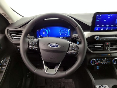 Steering Wheel & Instrument Cluster (On)