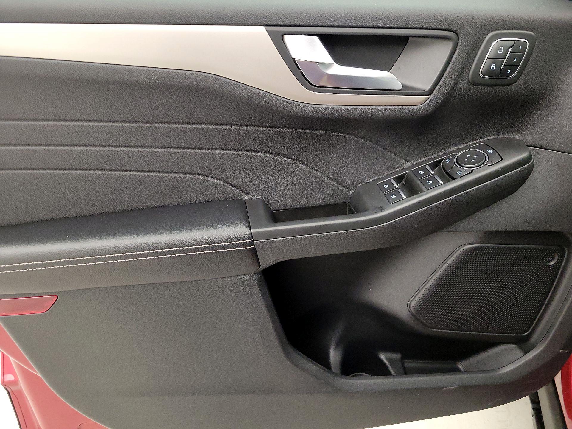 Thumbnail: 2022 Ford Escape - 12