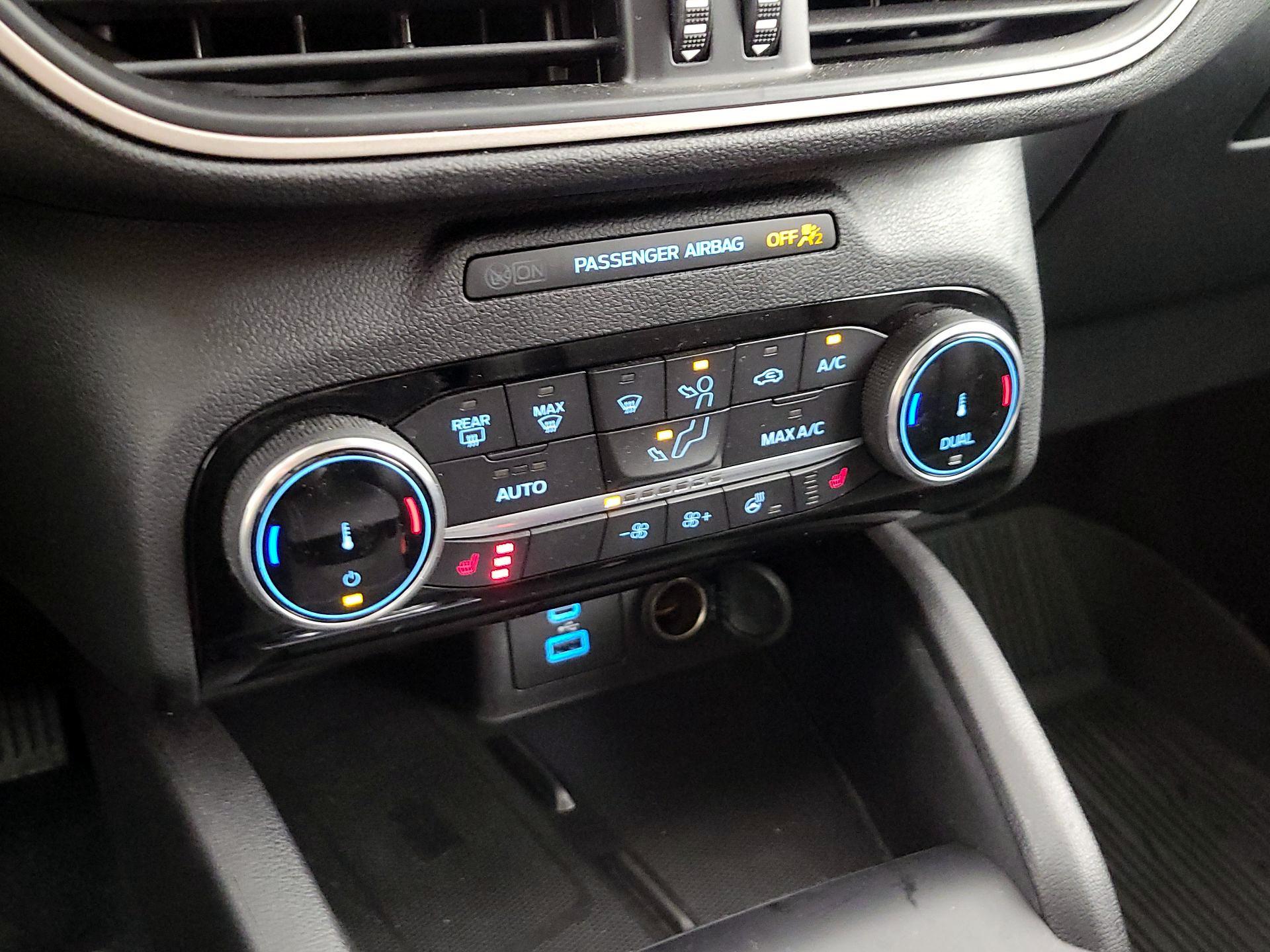 Thumbnail: 2022 Ford Escape - 17