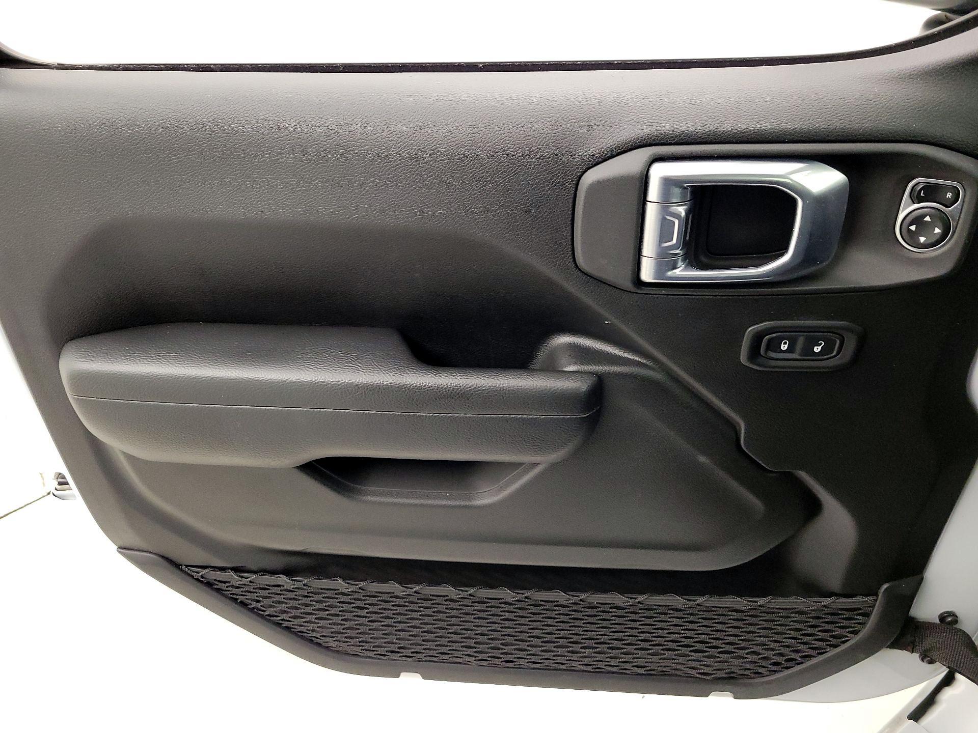 Thumbnail: 2022 Jeep Wrangler - 12