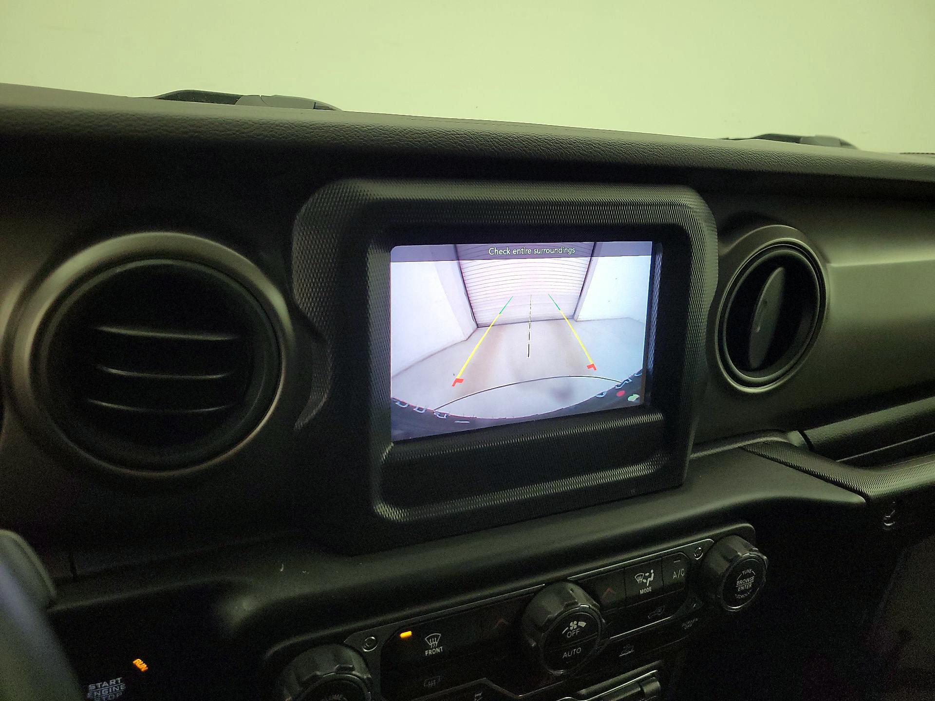 Thumbnail: 2022 Jeep Wrangler - 14