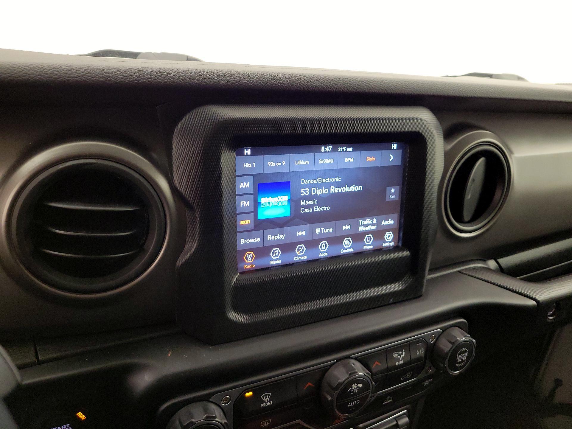 Thumbnail: 2022 Jeep Wrangler - 15