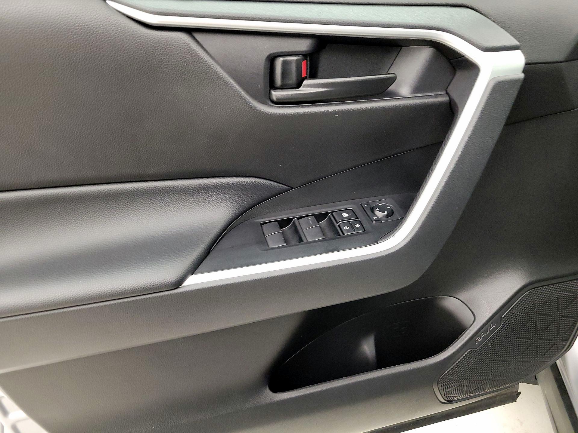 Thumbnail: 2024 Toyota RAV4 - 12