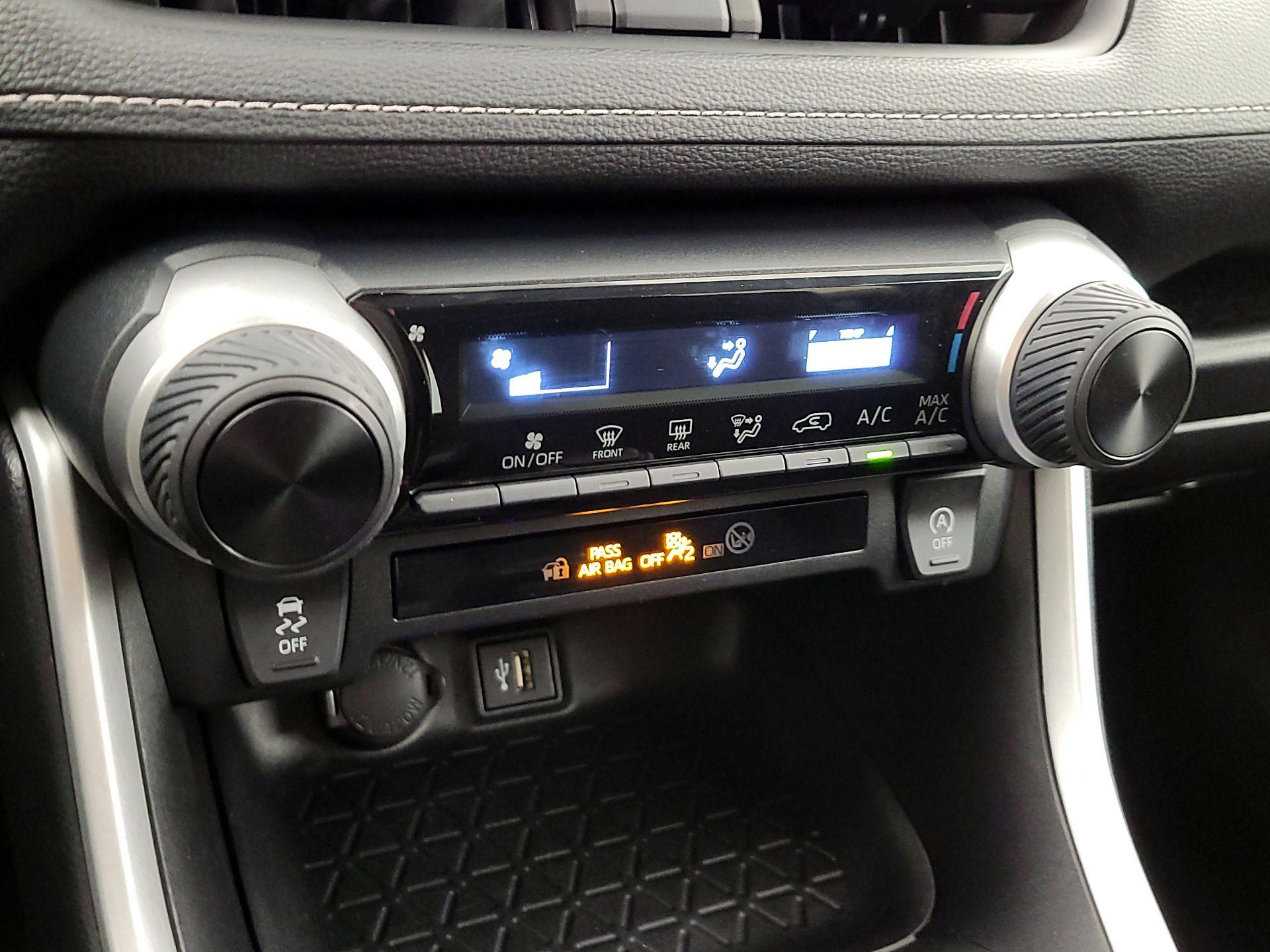 Thumbnail: 2024 Toyota RAV4 - 16