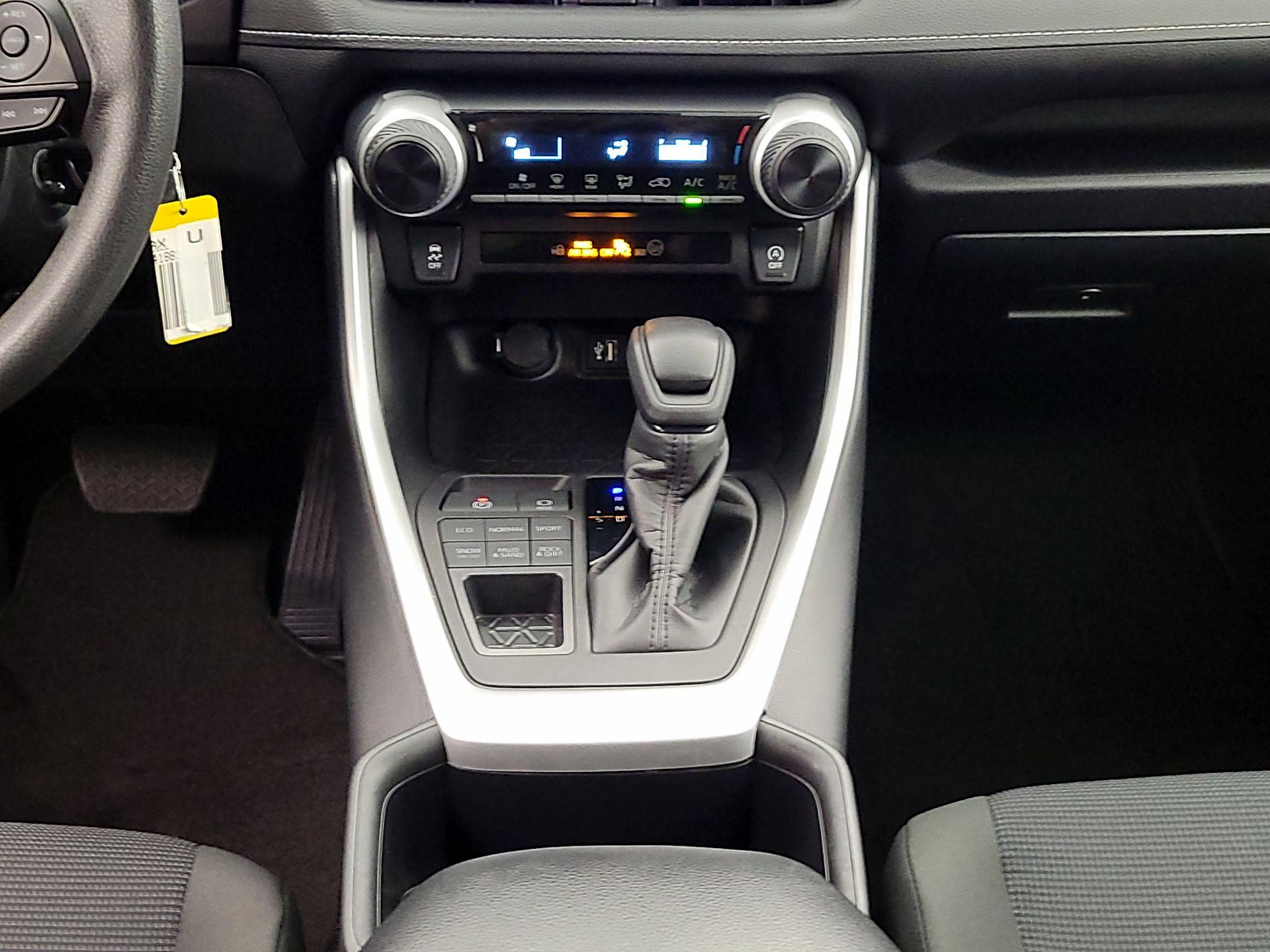 Thumbnail: 2024 Toyota RAV4 - 17