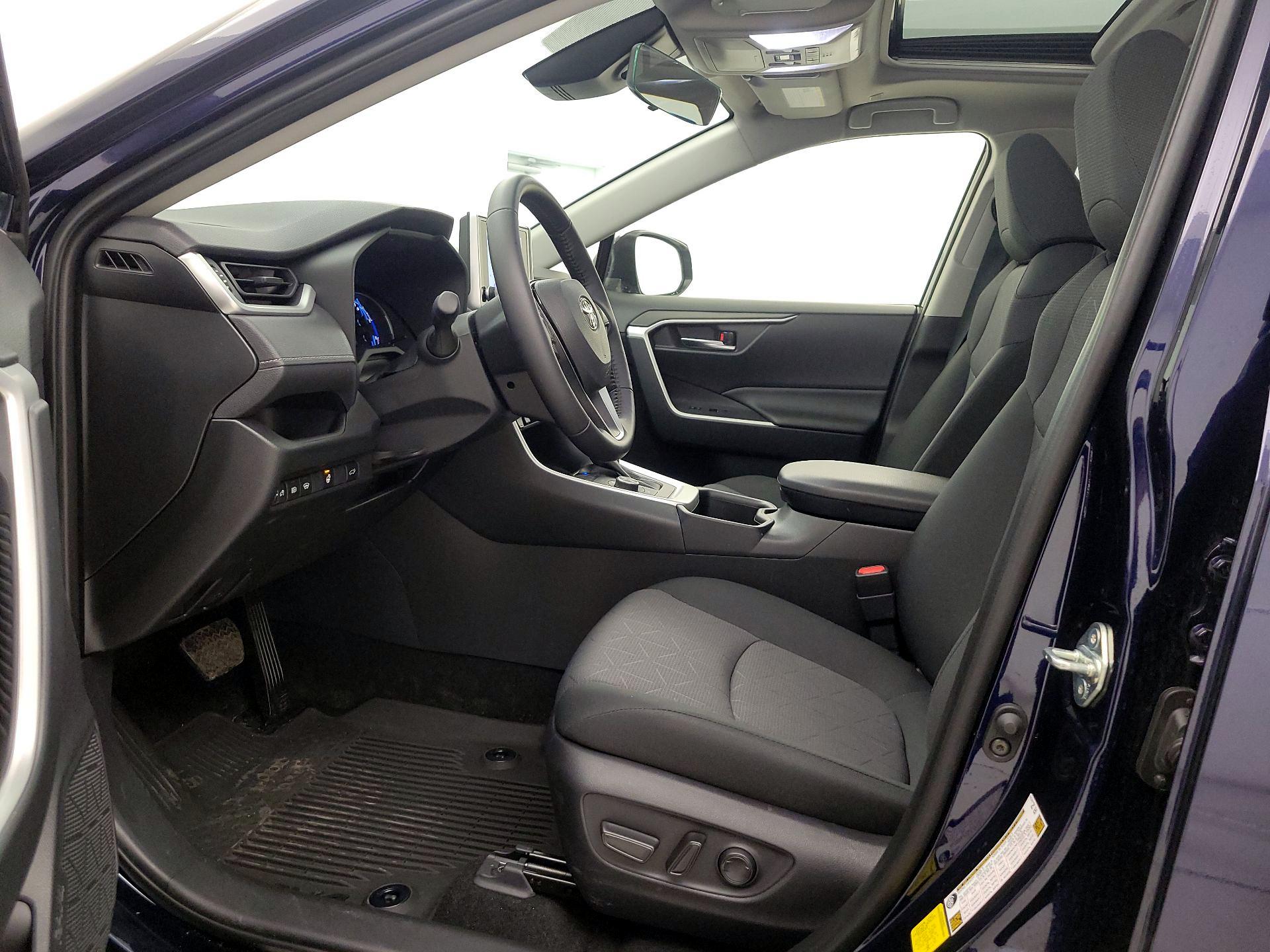 Thumbnail: 2025 Toyota RAV4 - 11