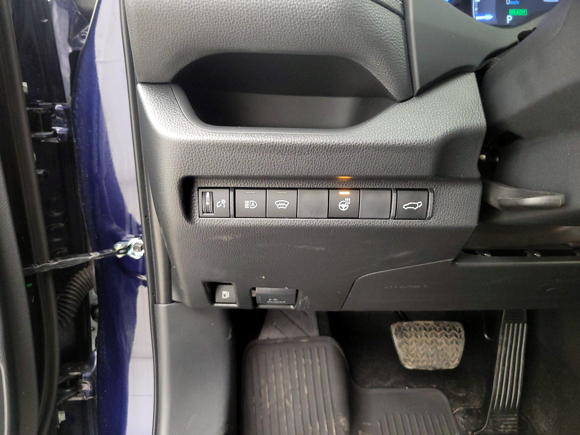 Thumbnail: 2025 Toyota RAV4 - 13