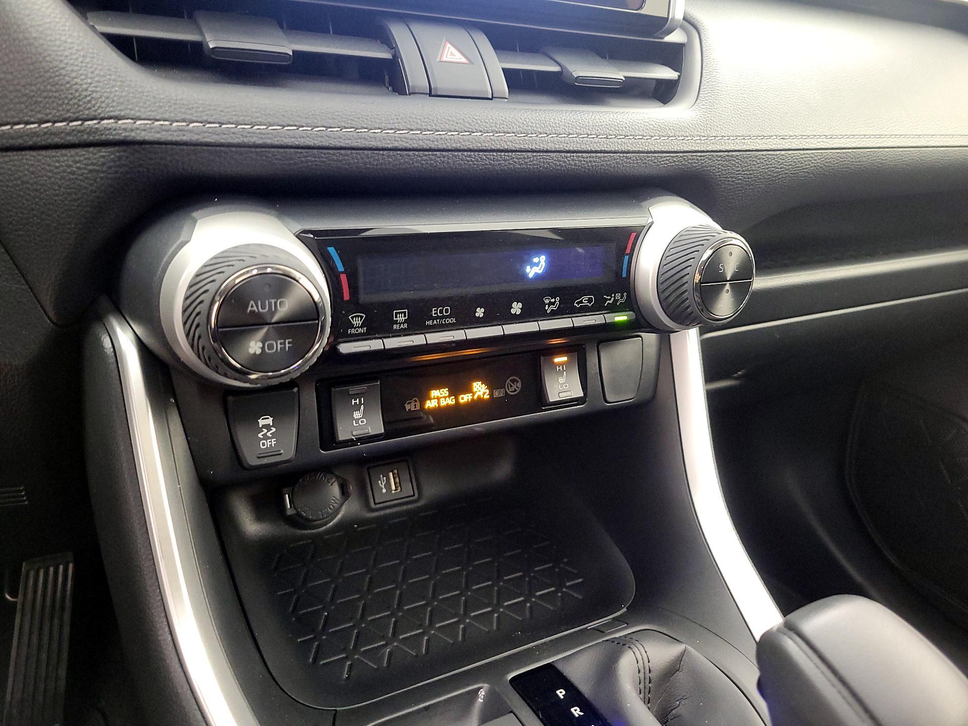 Thumbnail: 2025 Toyota RAV4 - 17