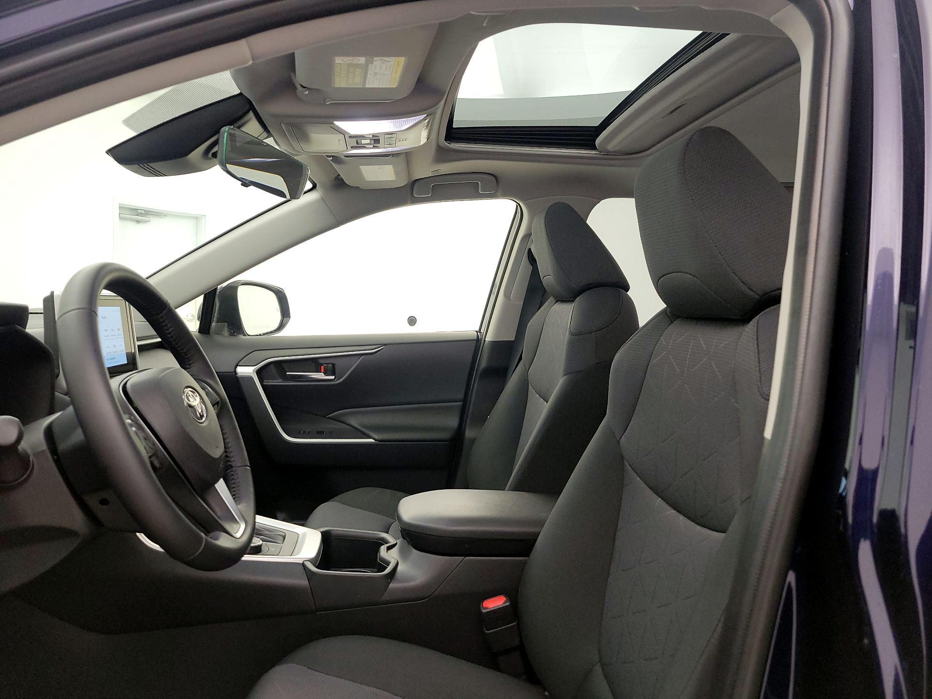 Thumbnail: 2025 Toyota RAV4 - 20