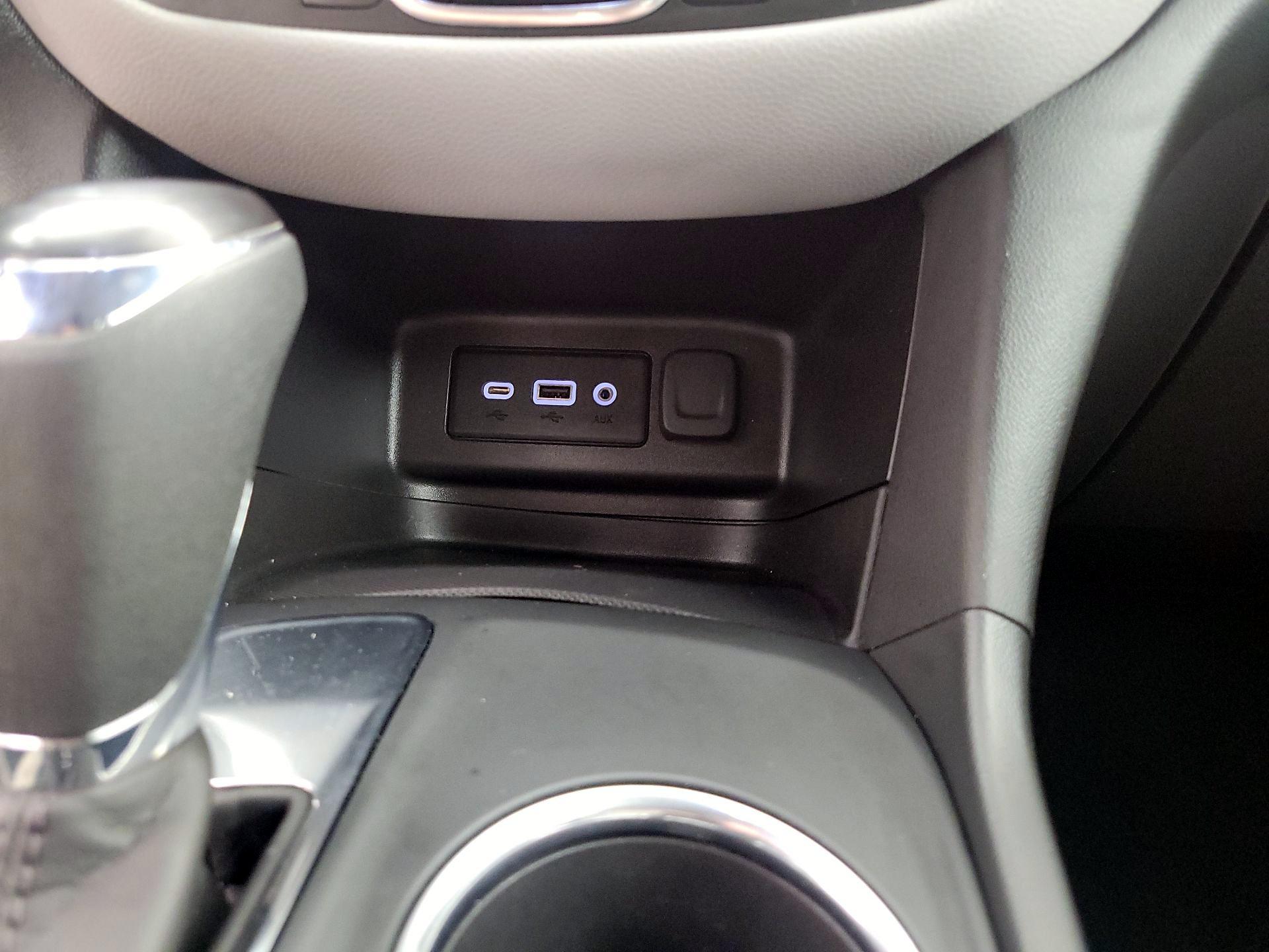 Thumbnail: 2020 Chevrolet Equinox - 18