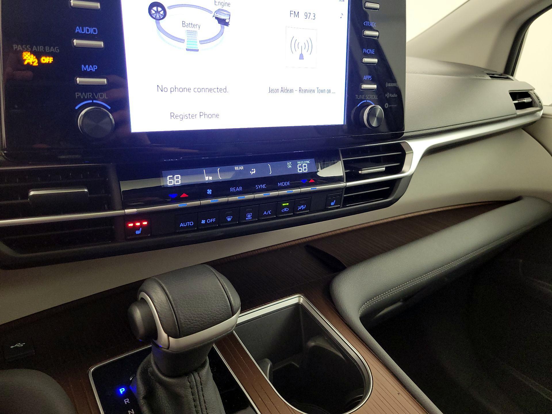 Thumbnail: 2024 Toyota Sienna - 16