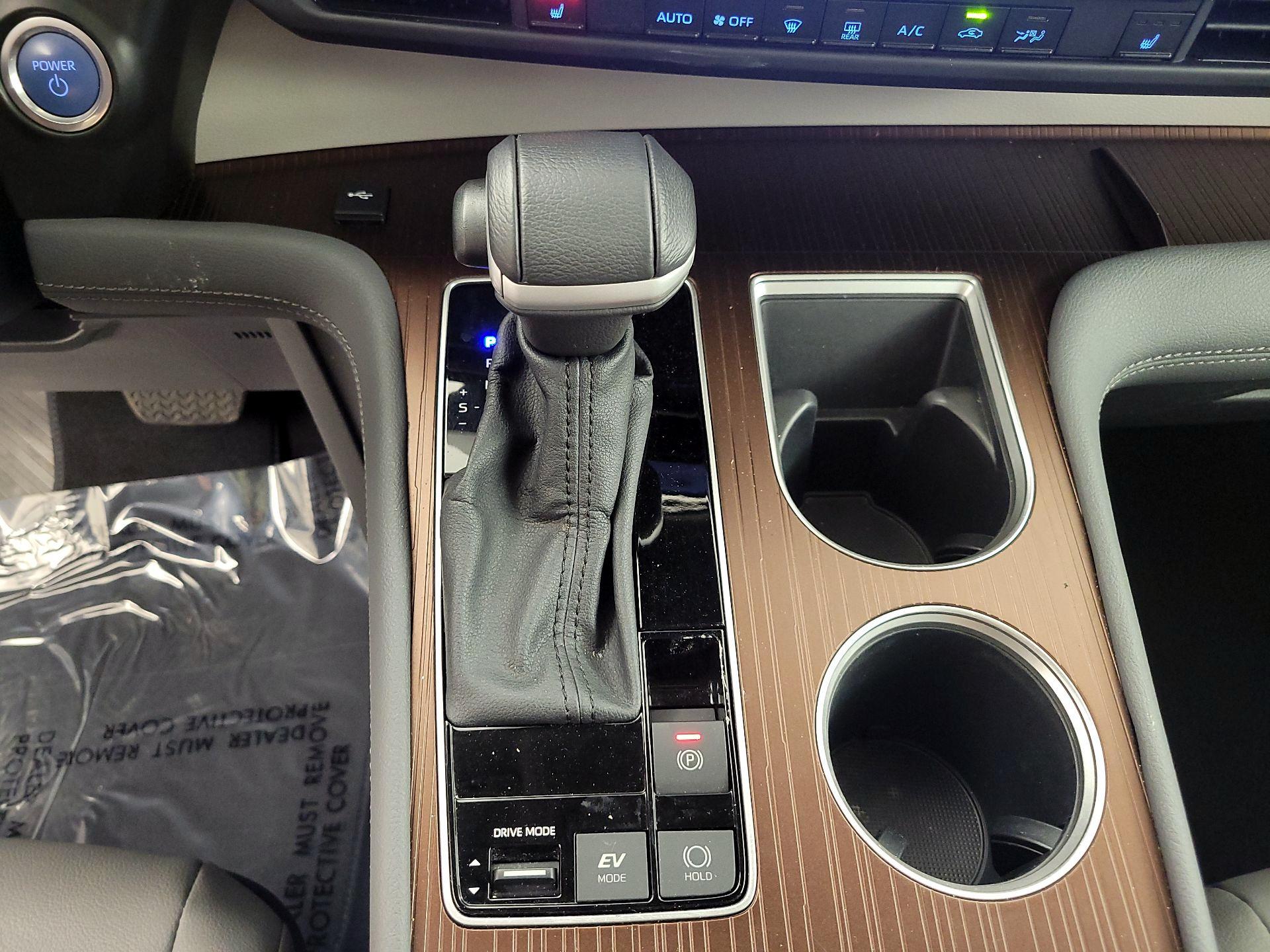 Thumbnail: 2024 Toyota Sienna - 17