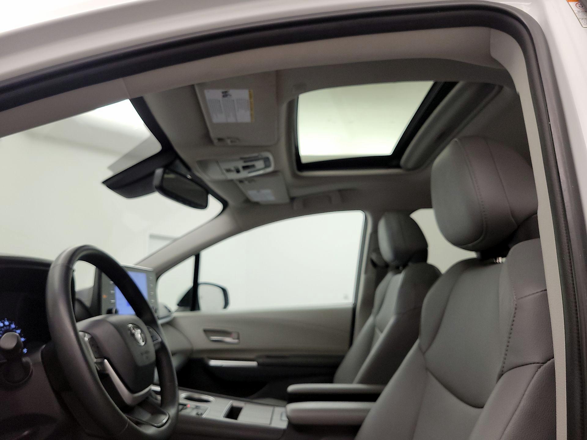 Thumbnail: 2024 Toyota Sienna - 19