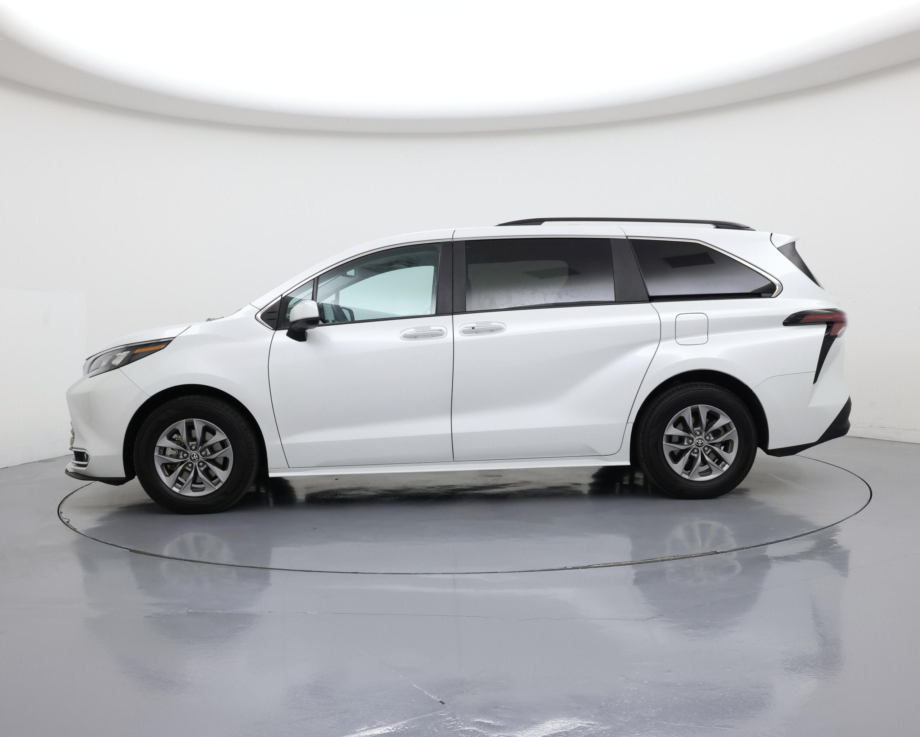 Thumbnail: 2024 Toyota Sienna - 7