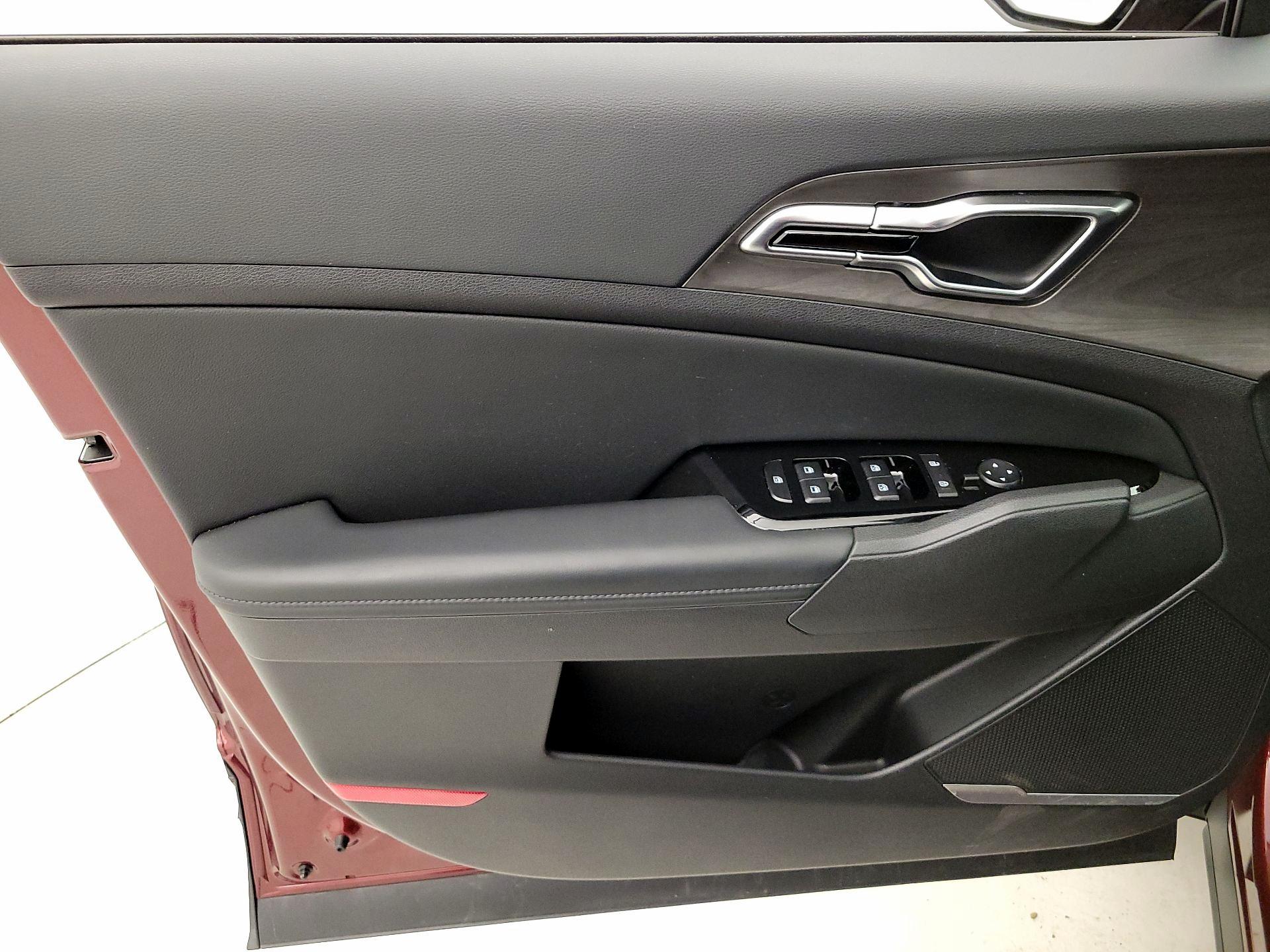 Thumbnail: 2025 Kia Sportage - 12