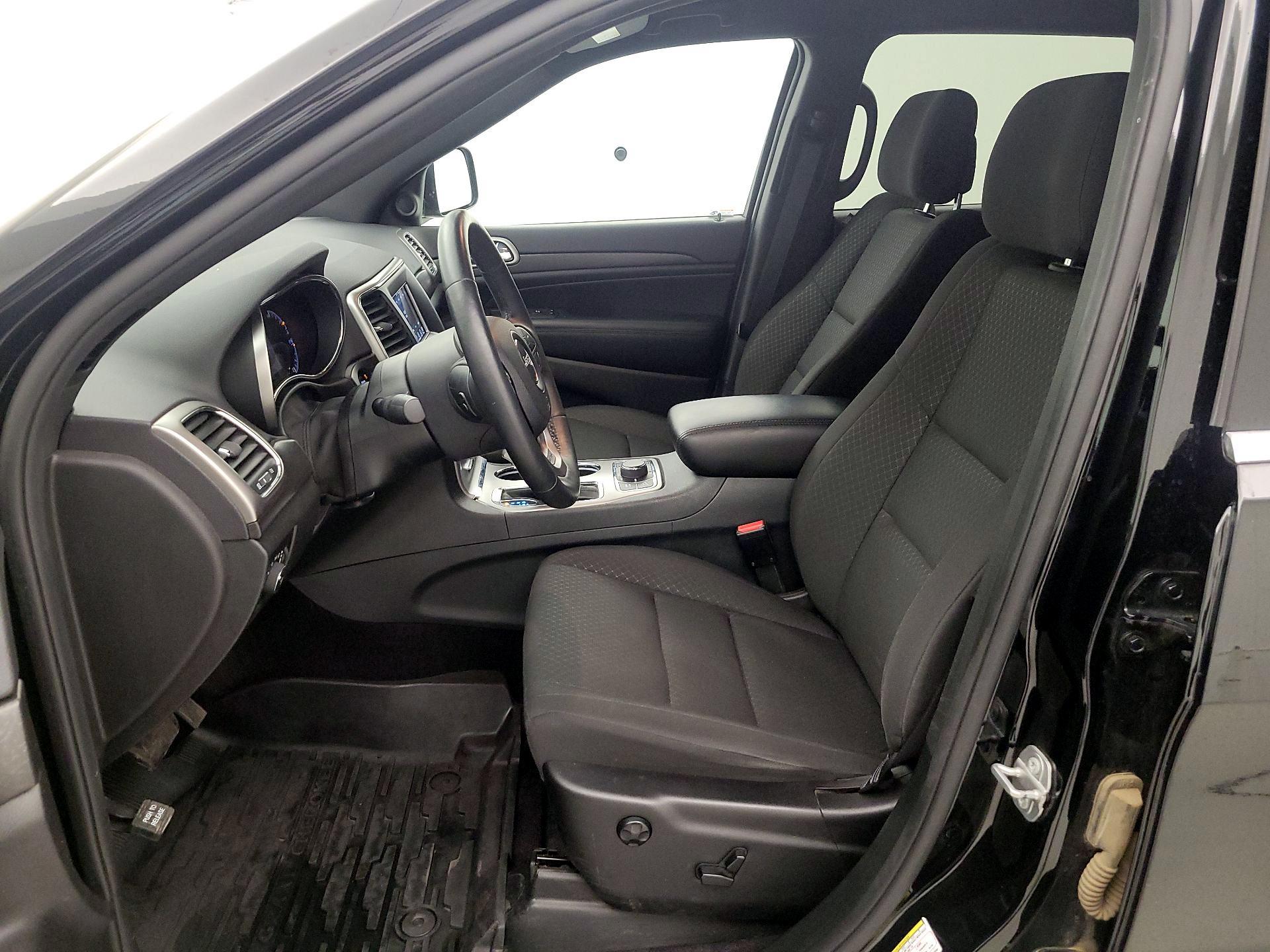 Thumbnail: 2018 Jeep Grand Cherokee - 11