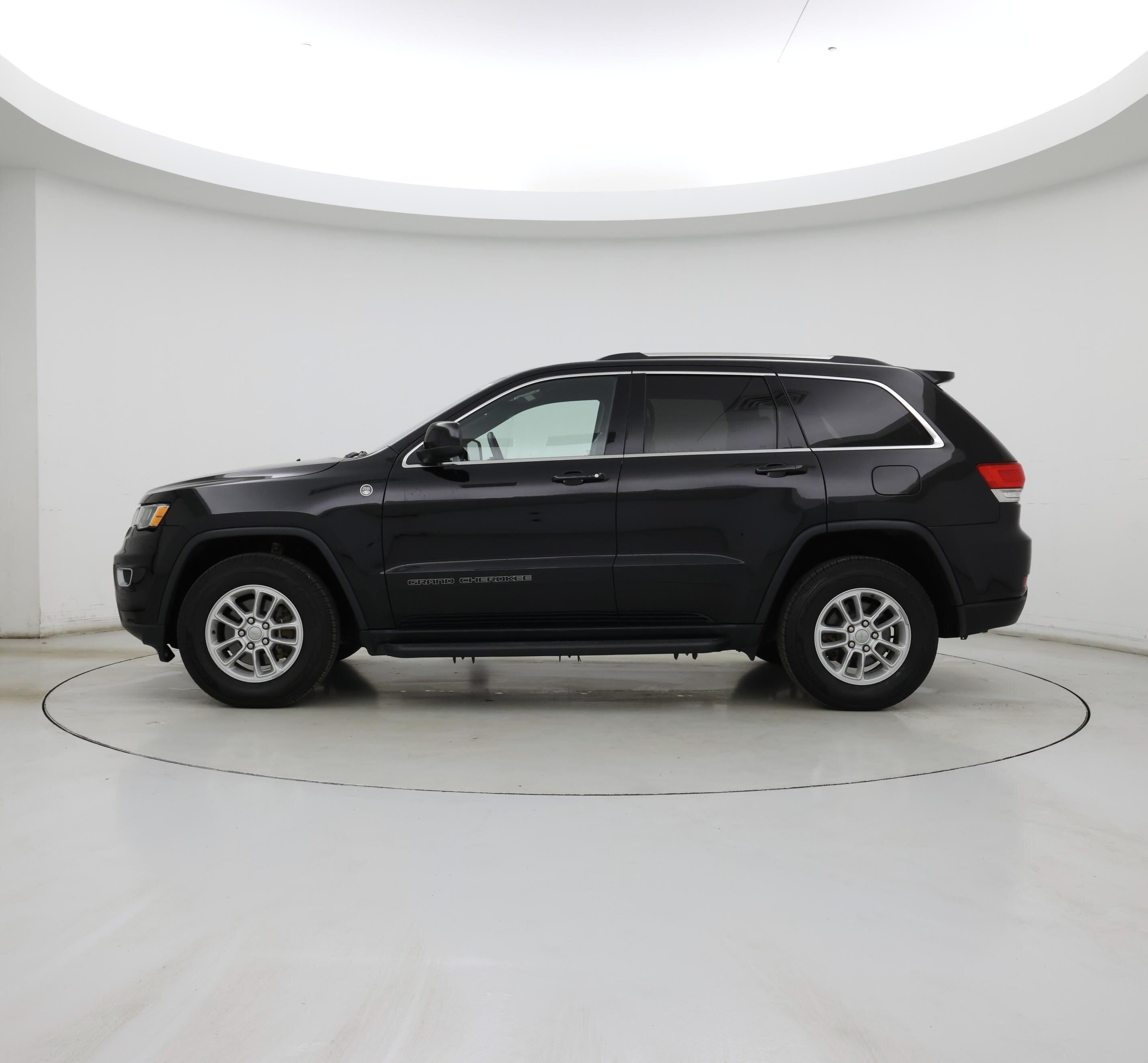 Thumbnail: 2018 Jeep Grand Cherokee - 3