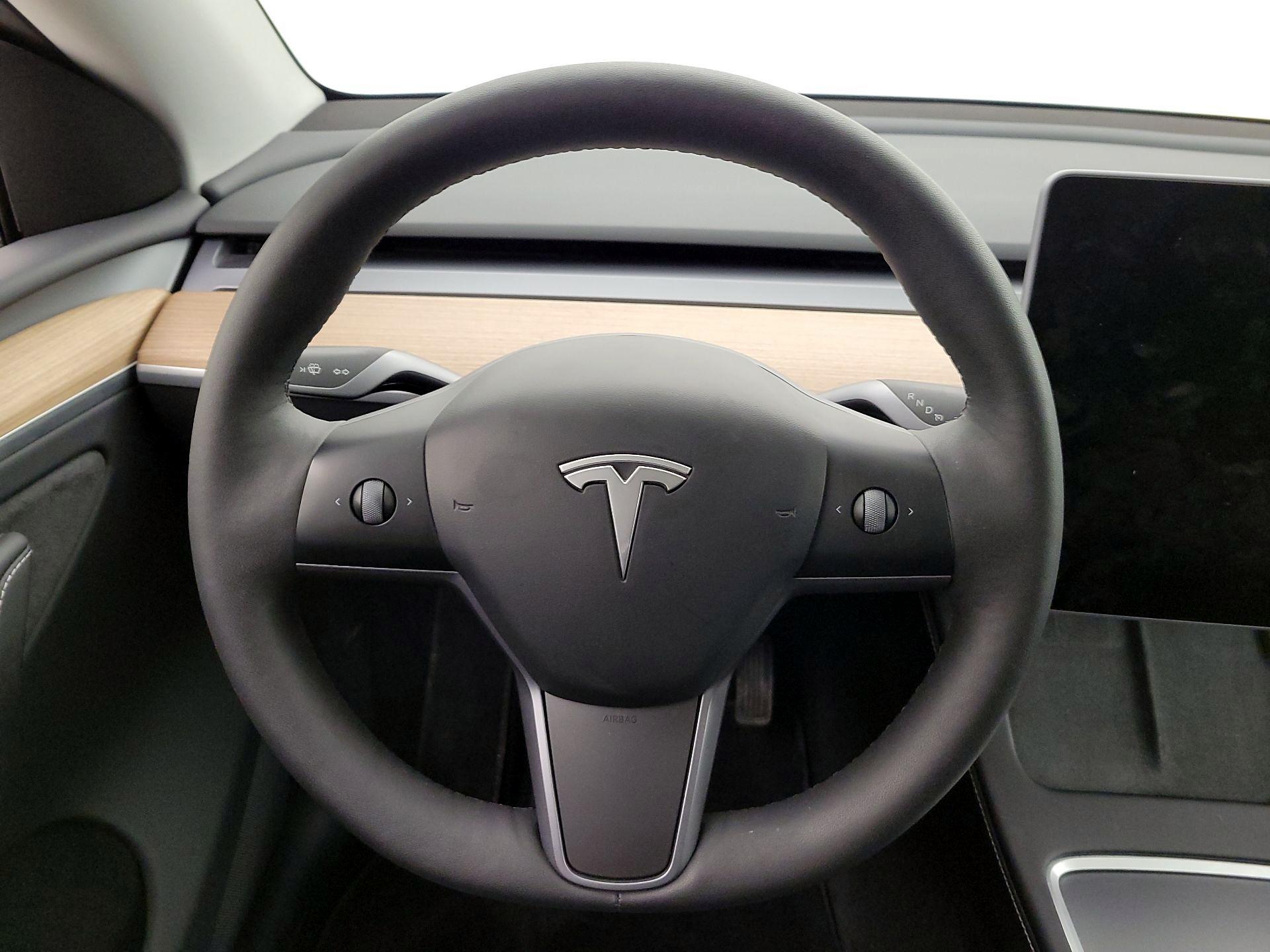 Thumbnail: 2023 Tesla Model Y - 10