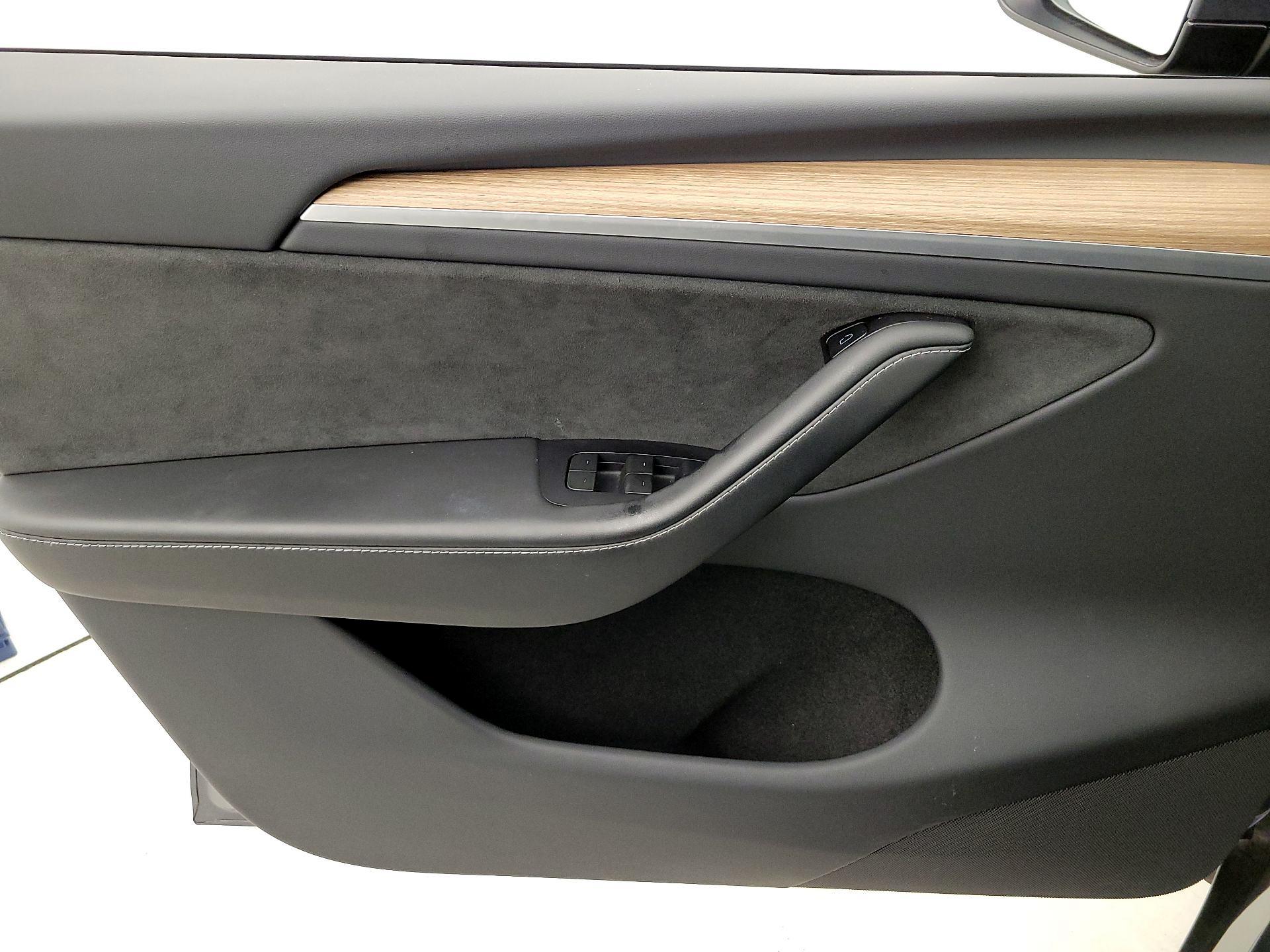 Thumbnail: 2023 Tesla Model Y - 12