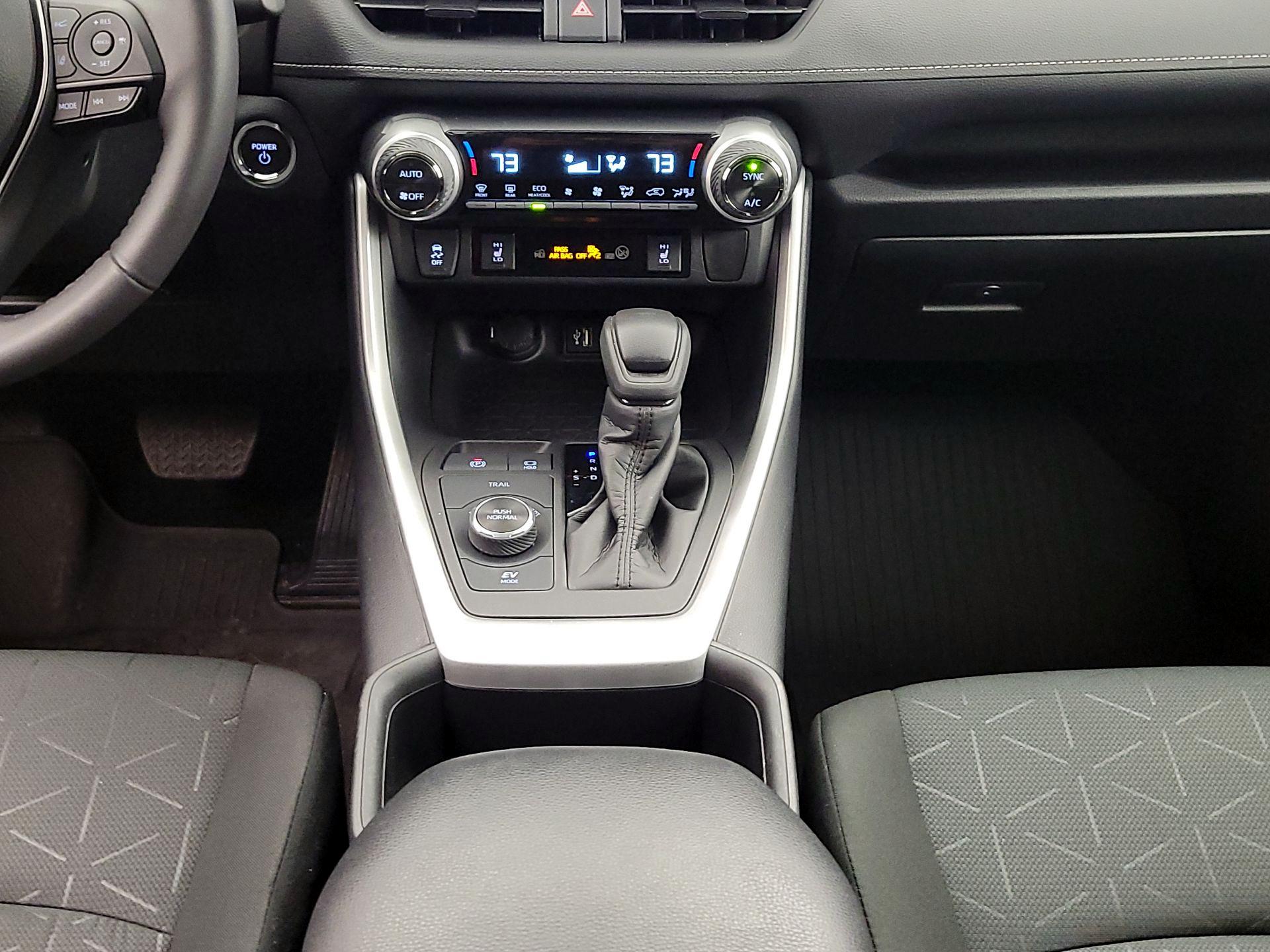 Thumbnail: 2024 Toyota RAV4 - 17