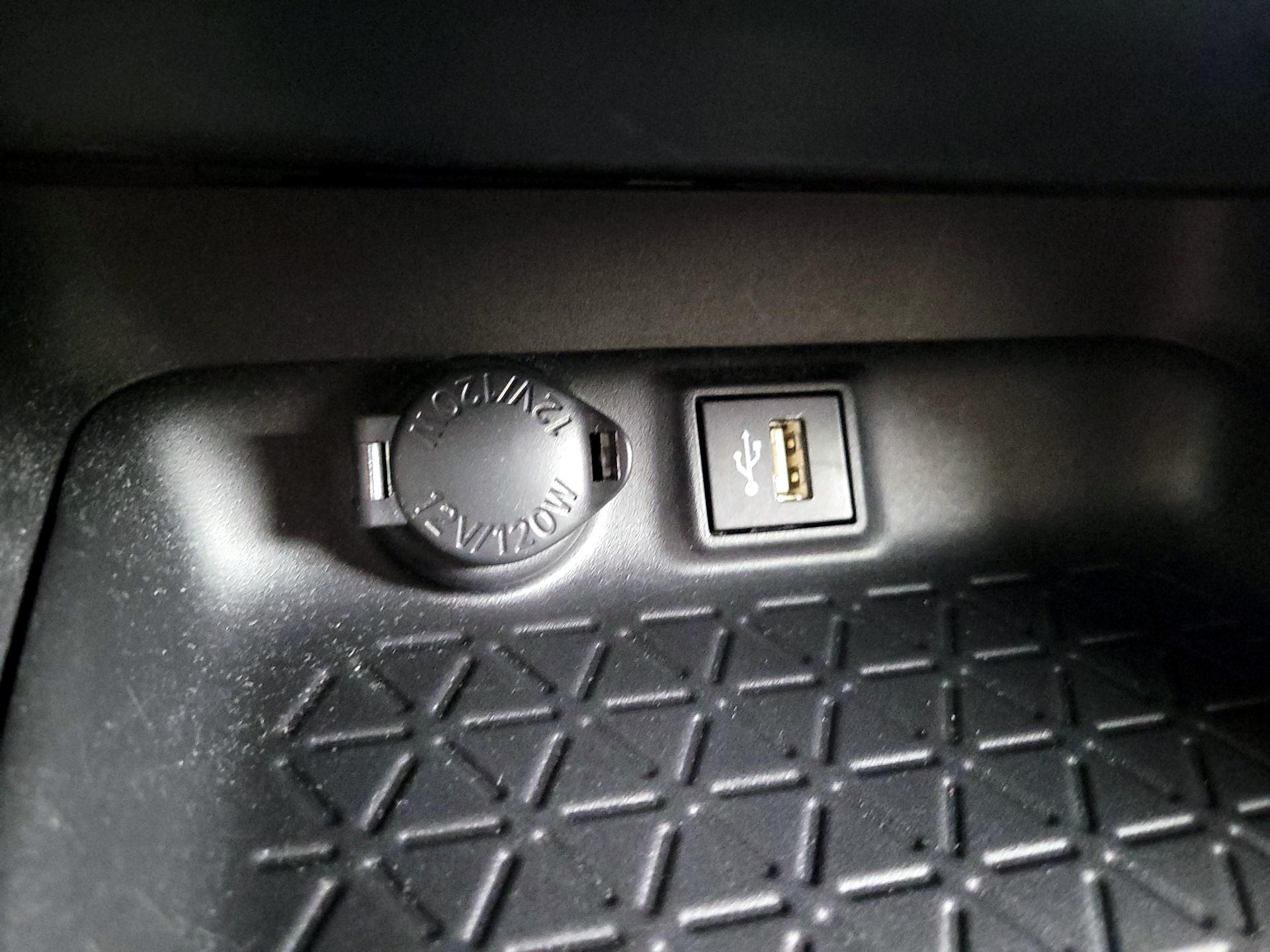 Thumbnail: 2024 Toyota RAV4 - 18