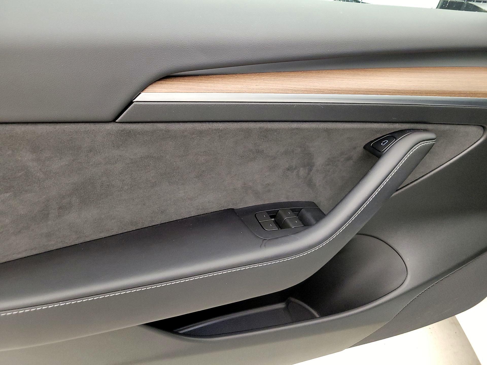 Thumbnail: 2023 Tesla Model 3 - 12