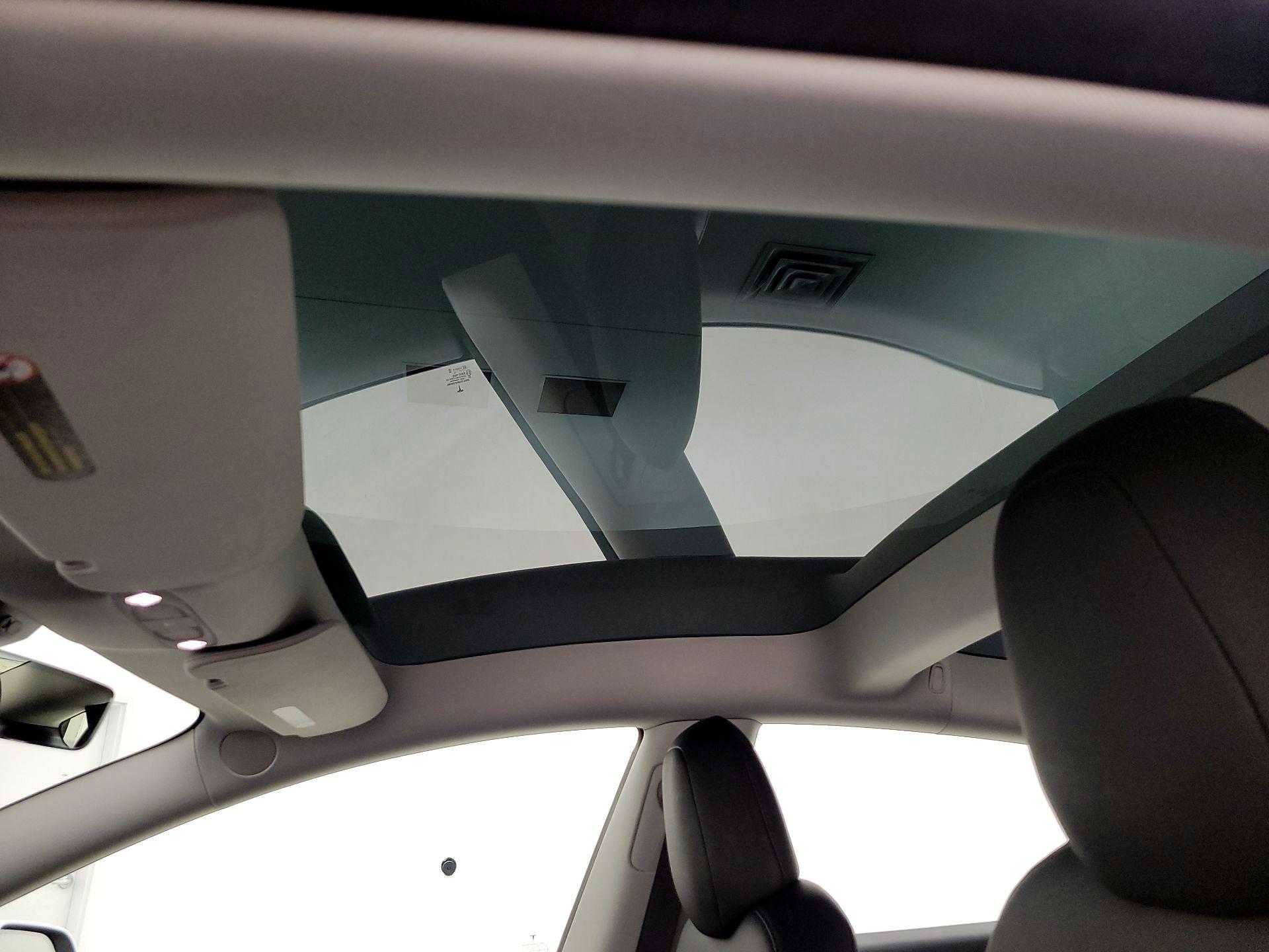 Thumbnail: 2023 Tesla Model 3 - 19