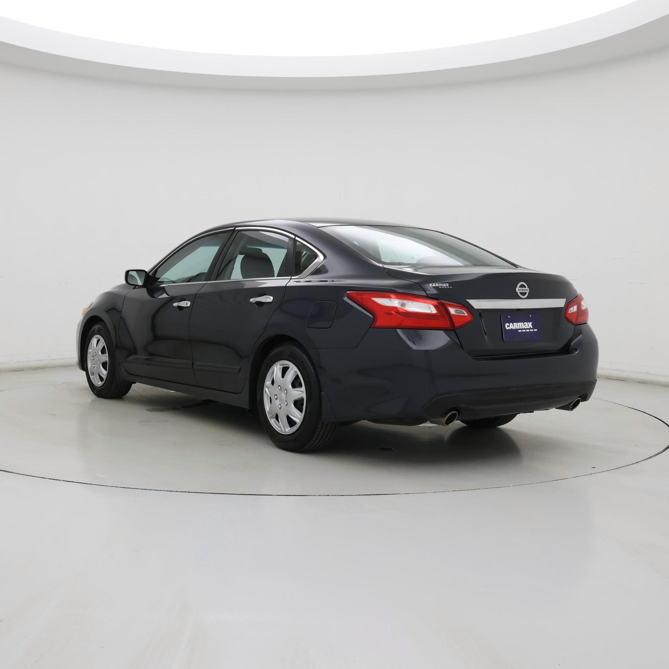 Thumbnail: 2016 Nissan Altima - 2