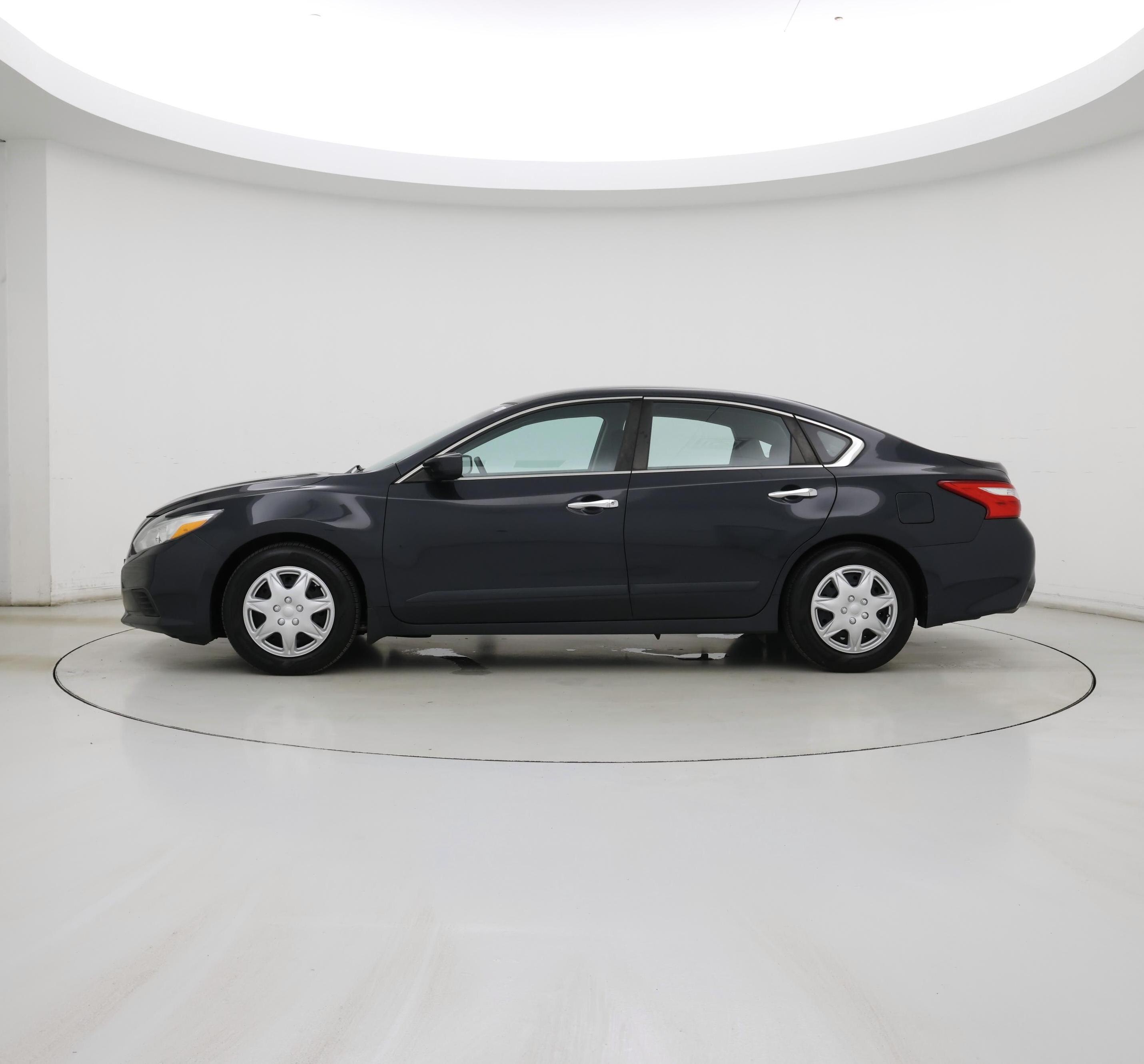 Thumbnail: 2016 Nissan Altima - 3