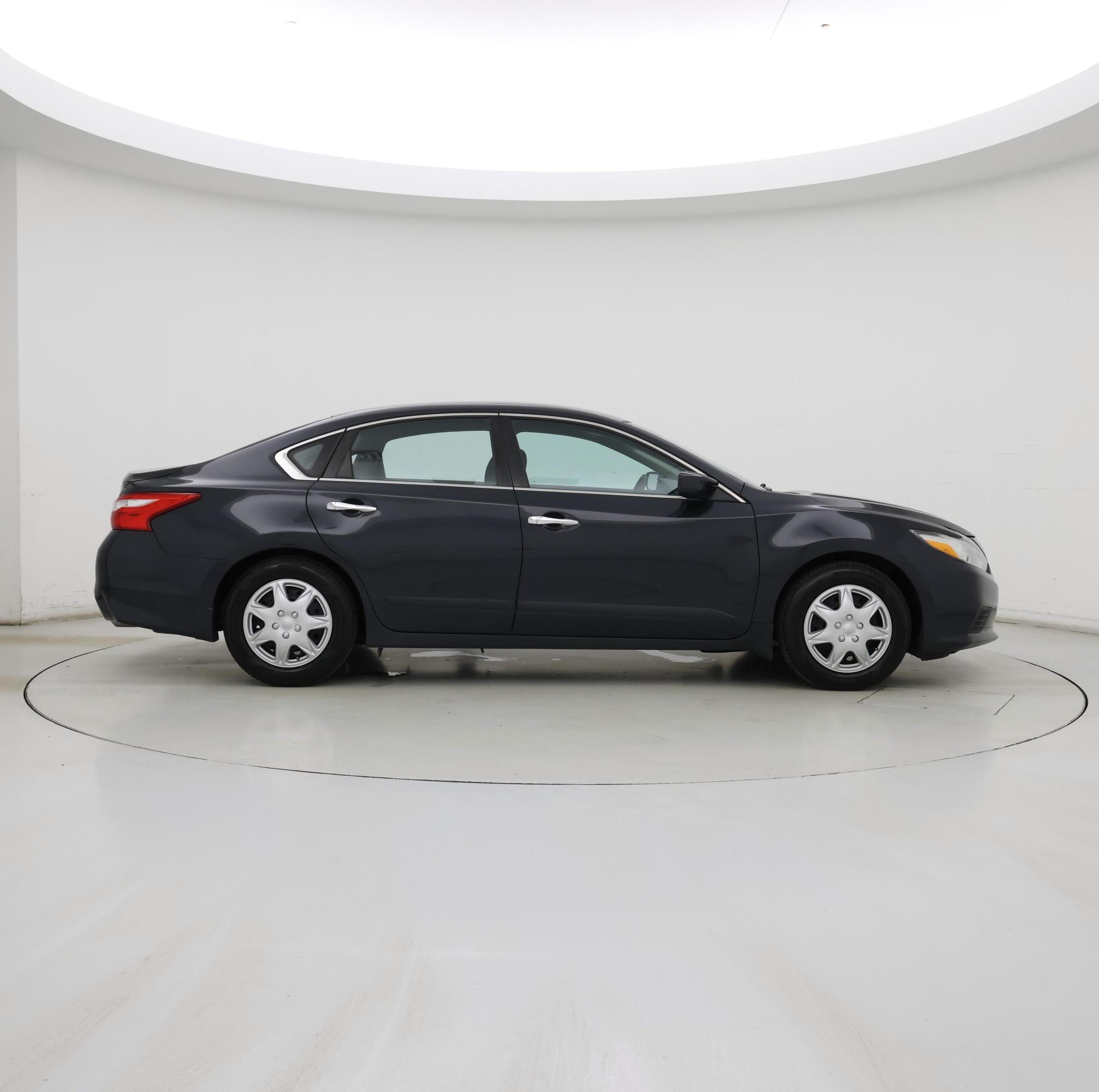 Thumbnail: 2016 Nissan Altima - 7
