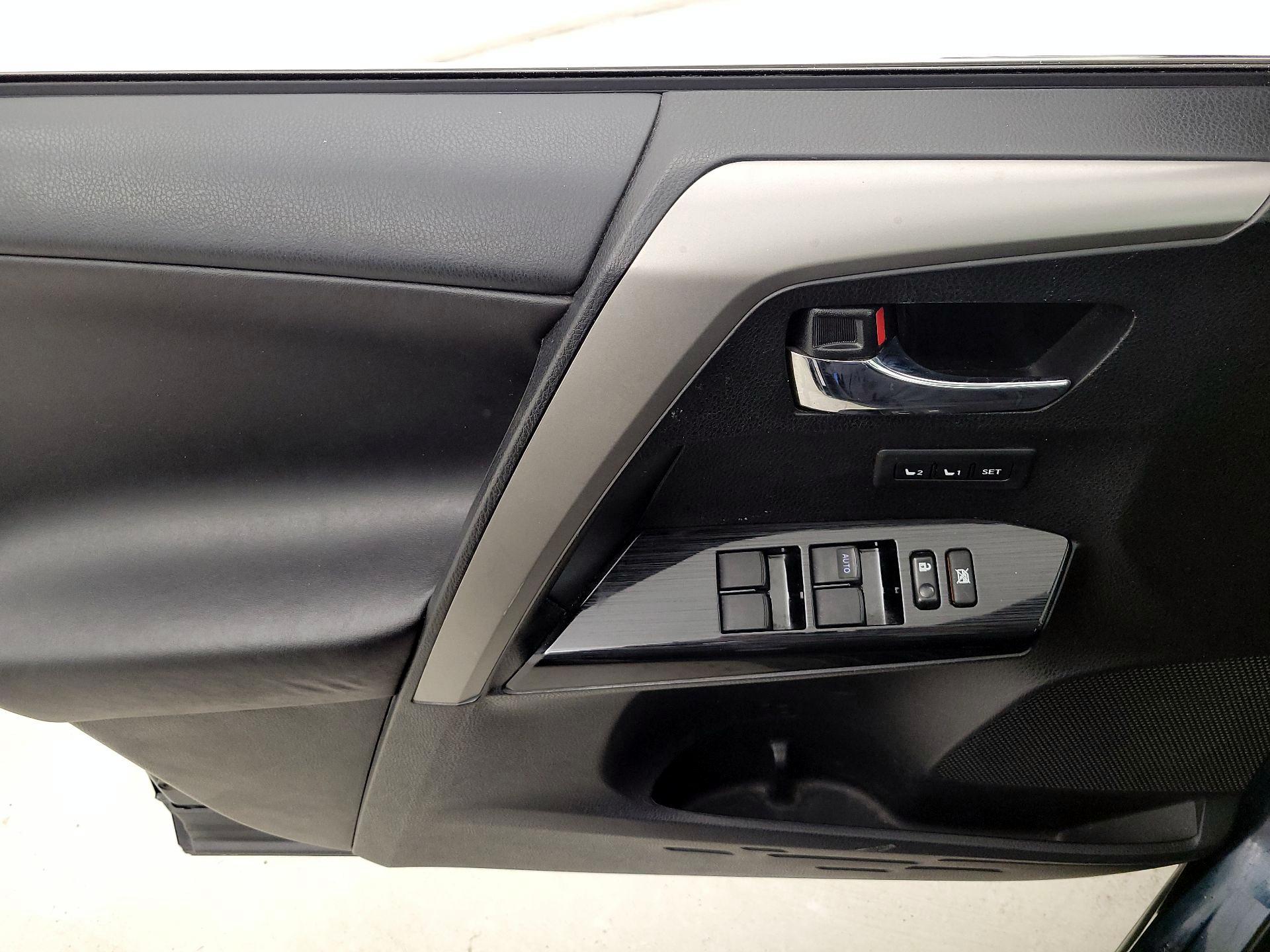 Thumbnail: 2017 Toyota RAV4 - 12