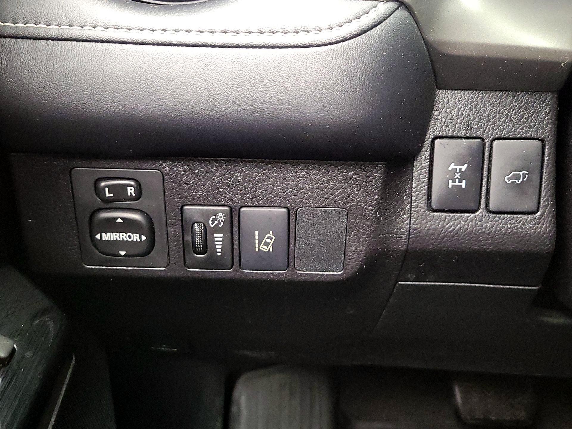 Thumbnail: 2017 Toyota RAV4 - 13