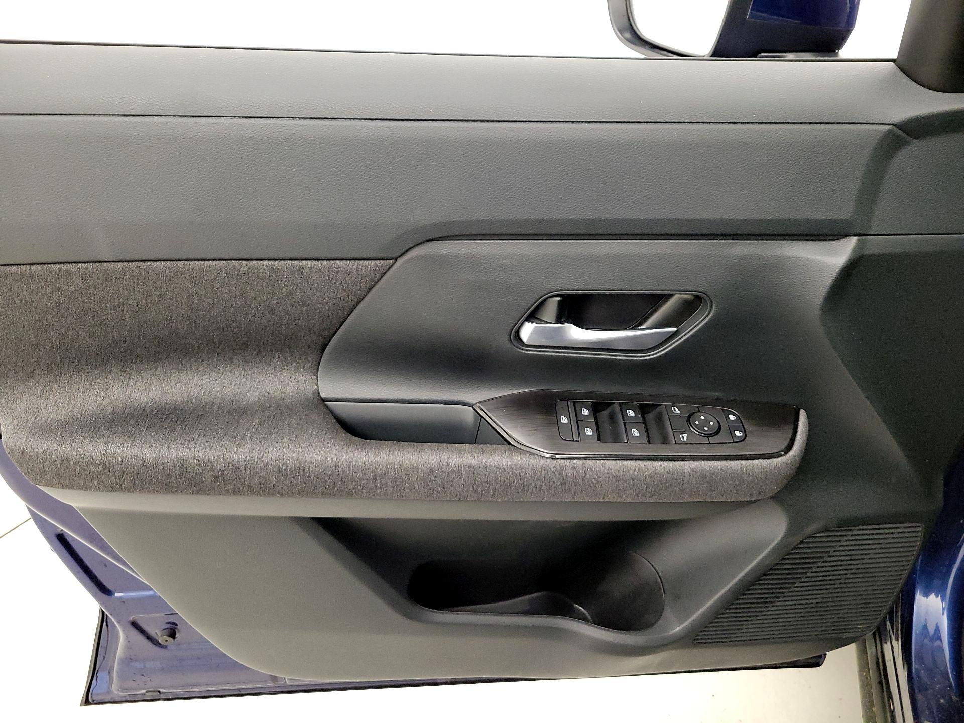 Thumbnail: 2025 Nissan Kicks - 12