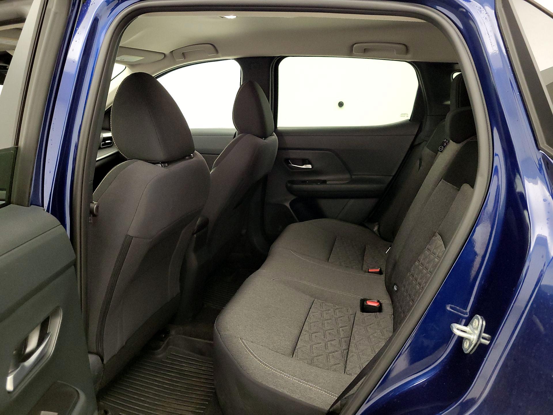 Thumbnail: 2025 Nissan Kicks - 18