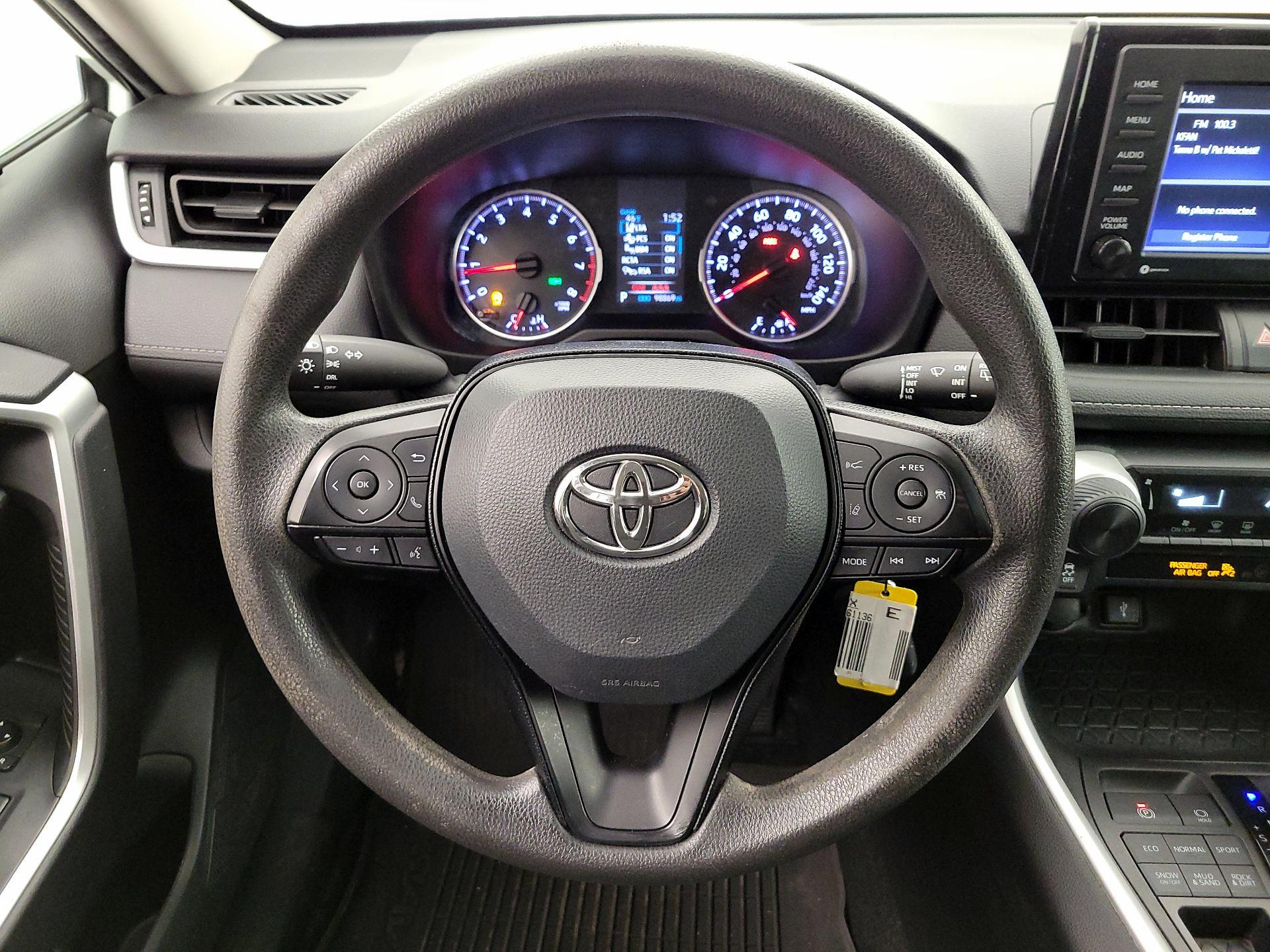 Thumbnail: 2021 Toyota RAV4 - 10