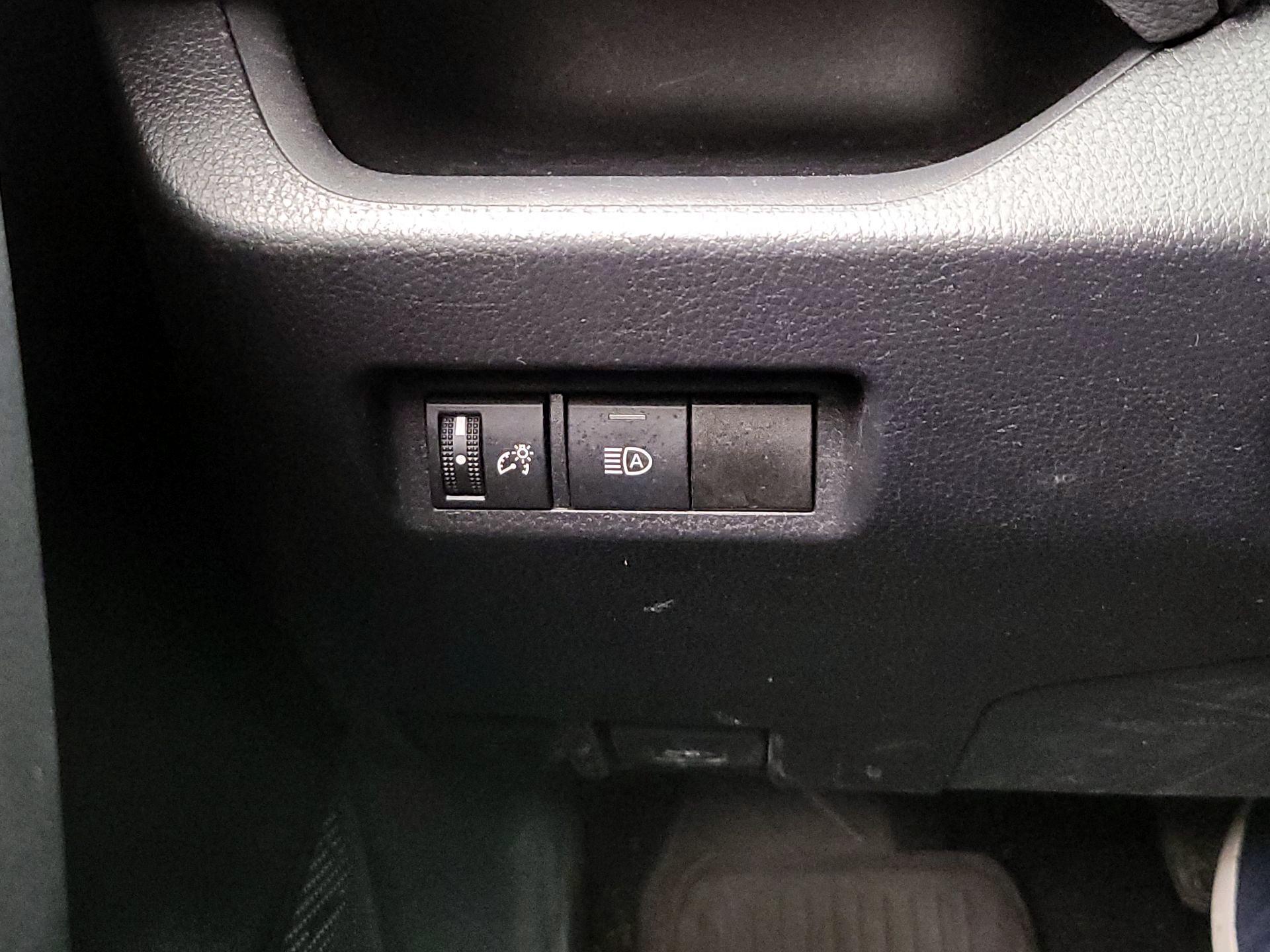 Thumbnail: 2021 Toyota RAV4 - 13