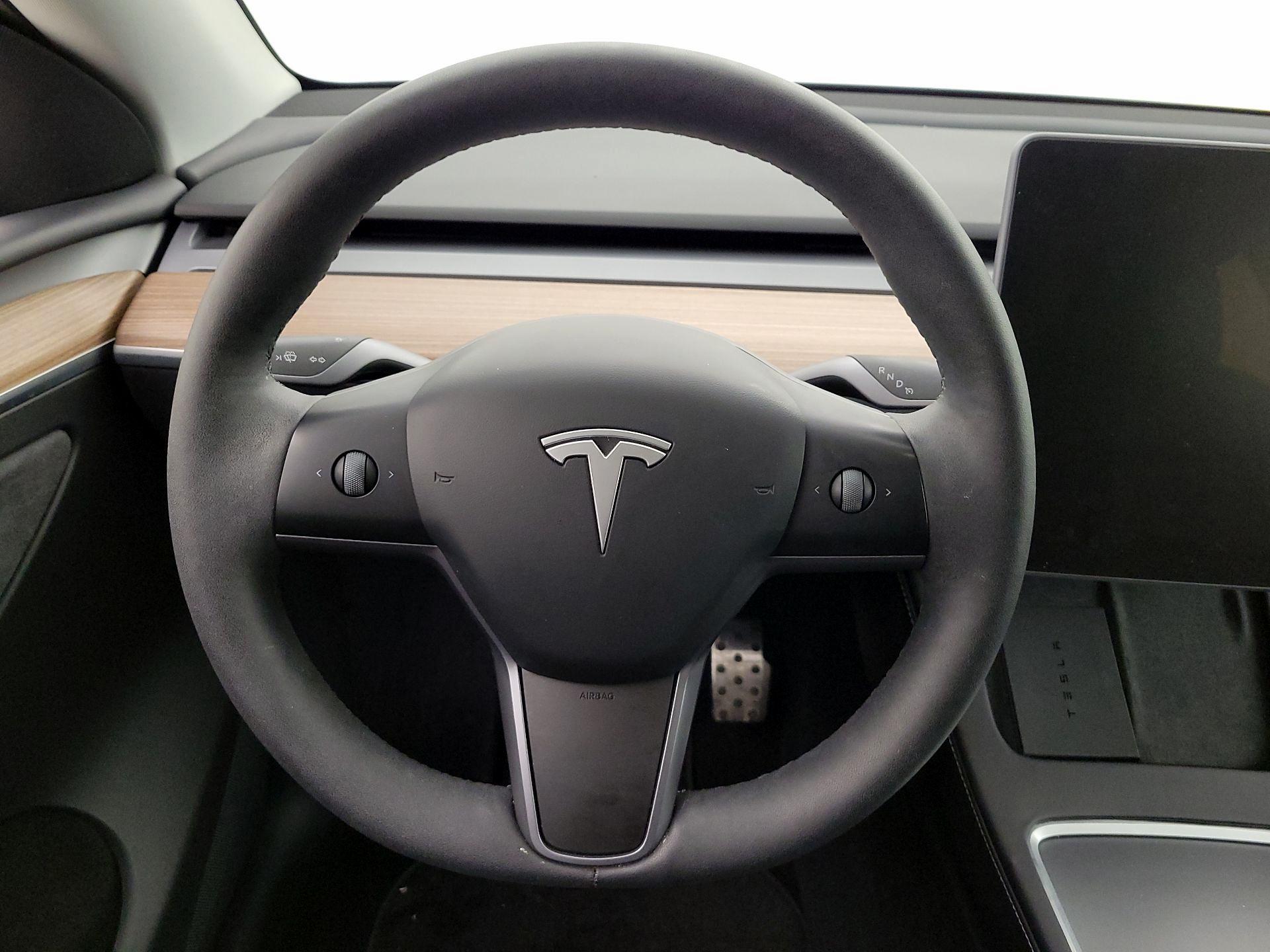 Thumbnail: 2025 Tesla Model Y - 10