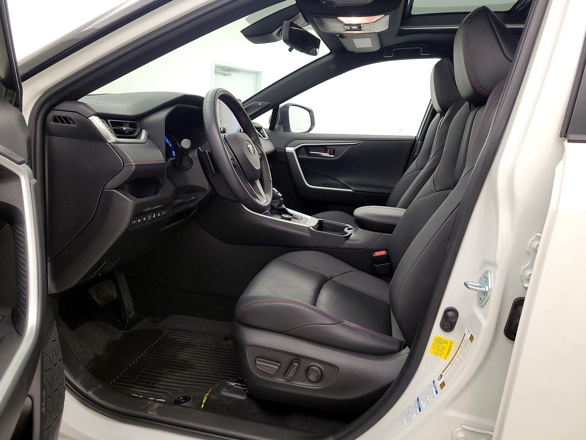 Thumbnail: 2021 Toyota RAV4 - 11