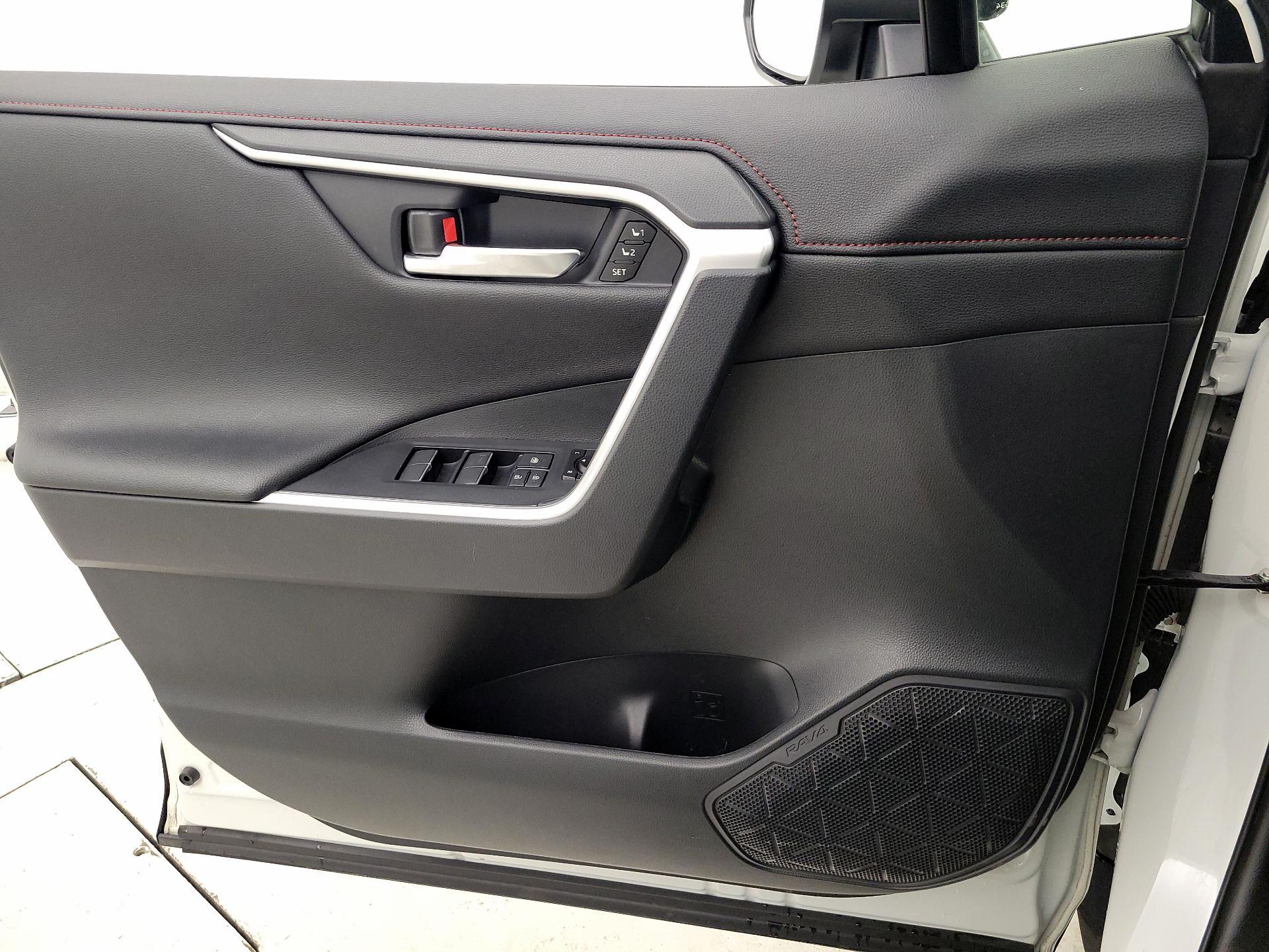 Thumbnail: 2021 Toyota RAV4 - 12