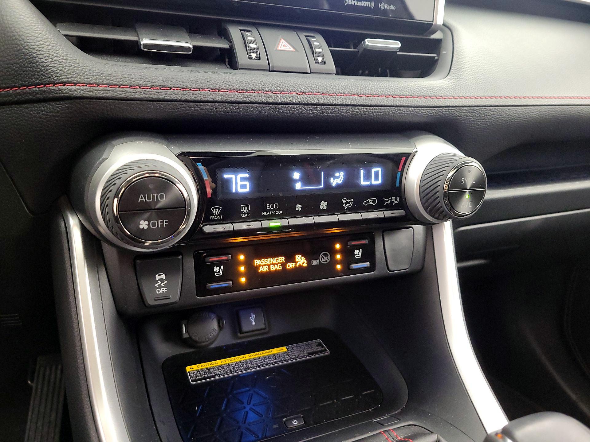 Thumbnail: 2021 Toyota RAV4 - 17