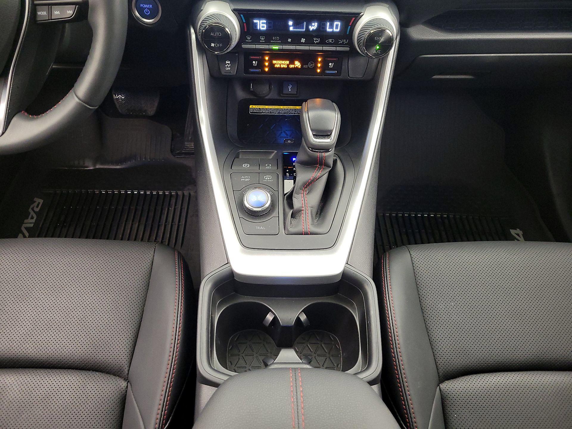 Thumbnail: 2021 Toyota RAV4 - 18